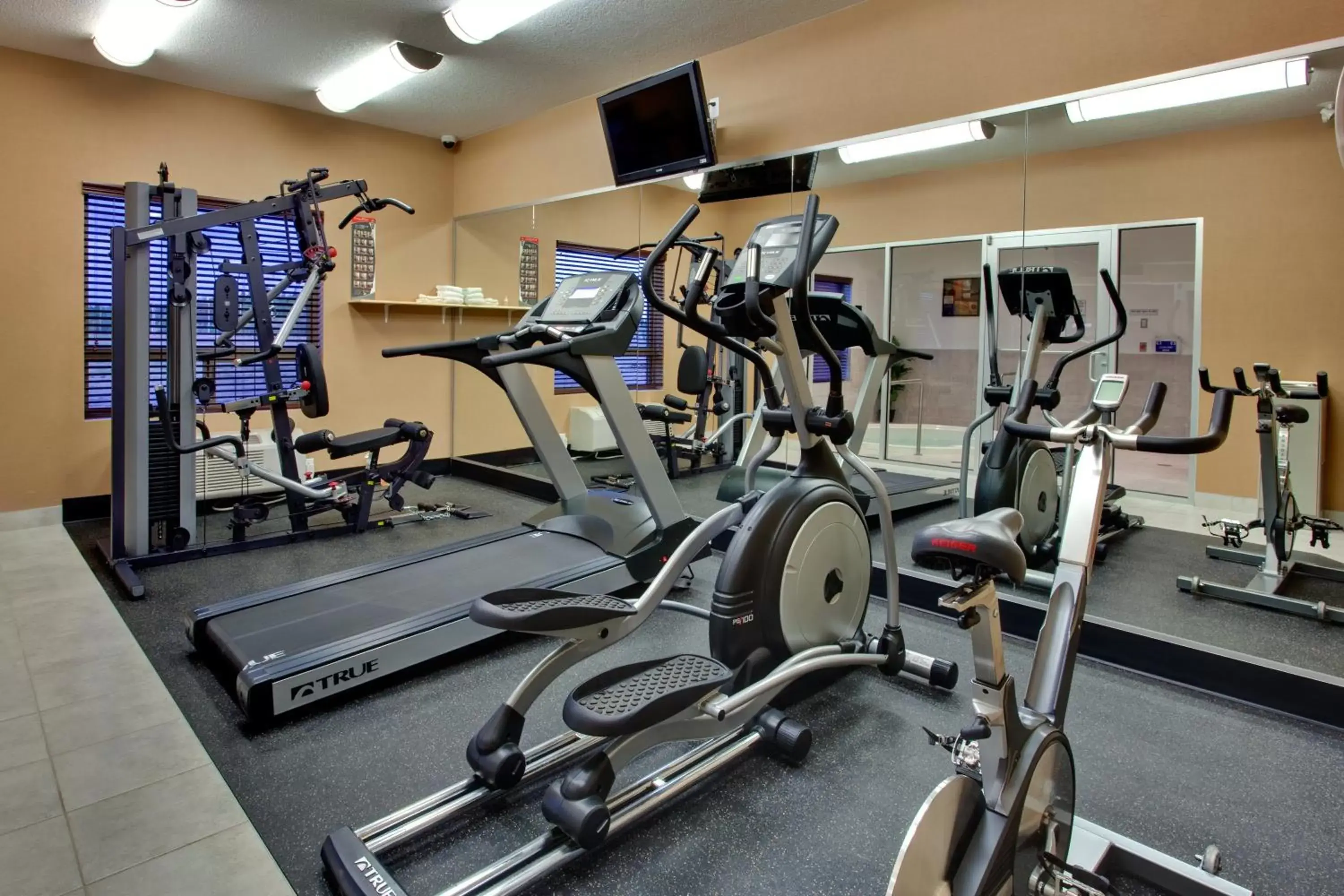 Fitness centre/facilities, Fitness Center/Facilities in Holiday Inn Express & Suites Whitecourt, an IHG Hotel