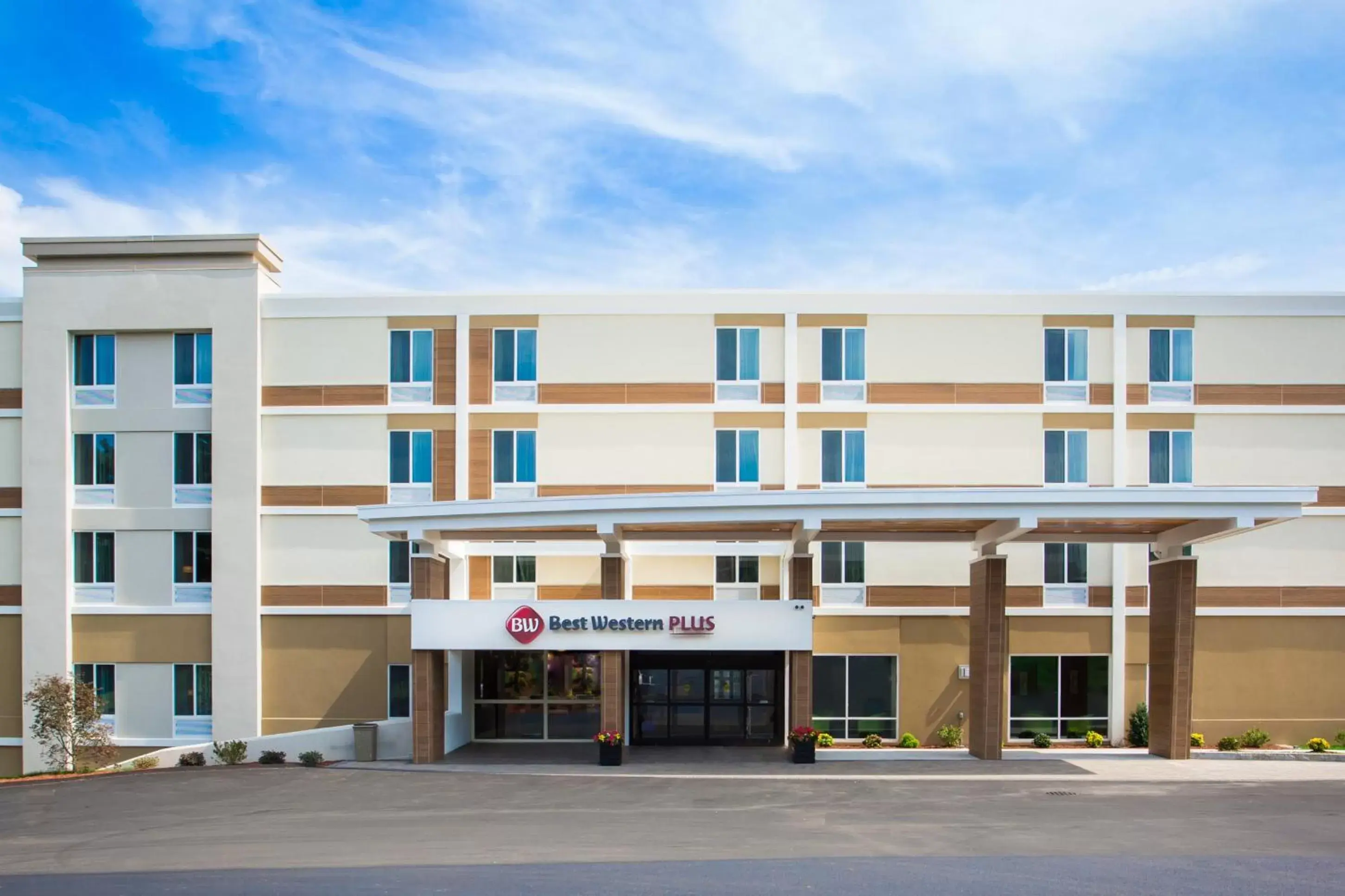 Facade/entrance, Property Building in Best Western Plus North Shore Hotel