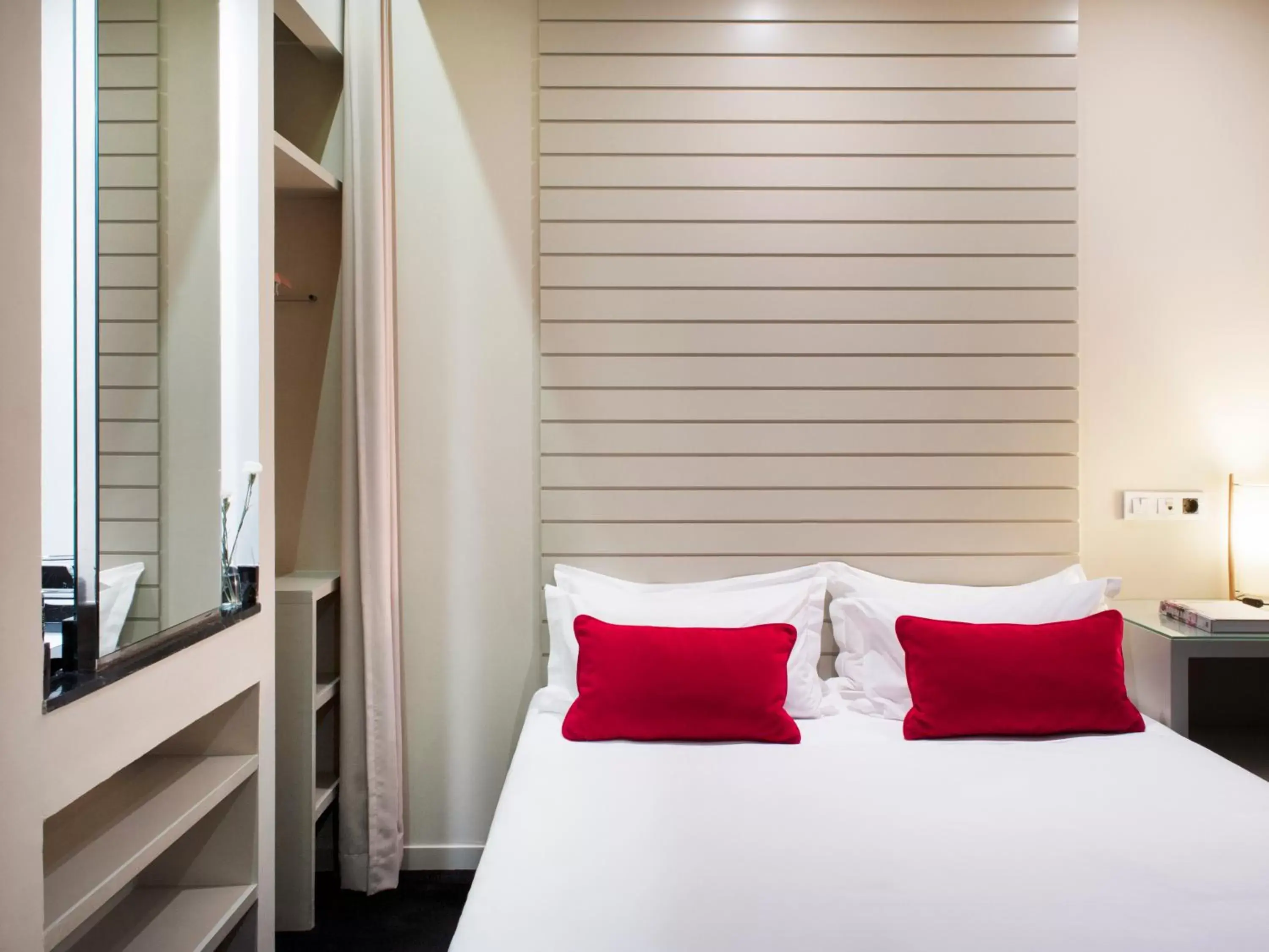 Bed in Hotel Miró