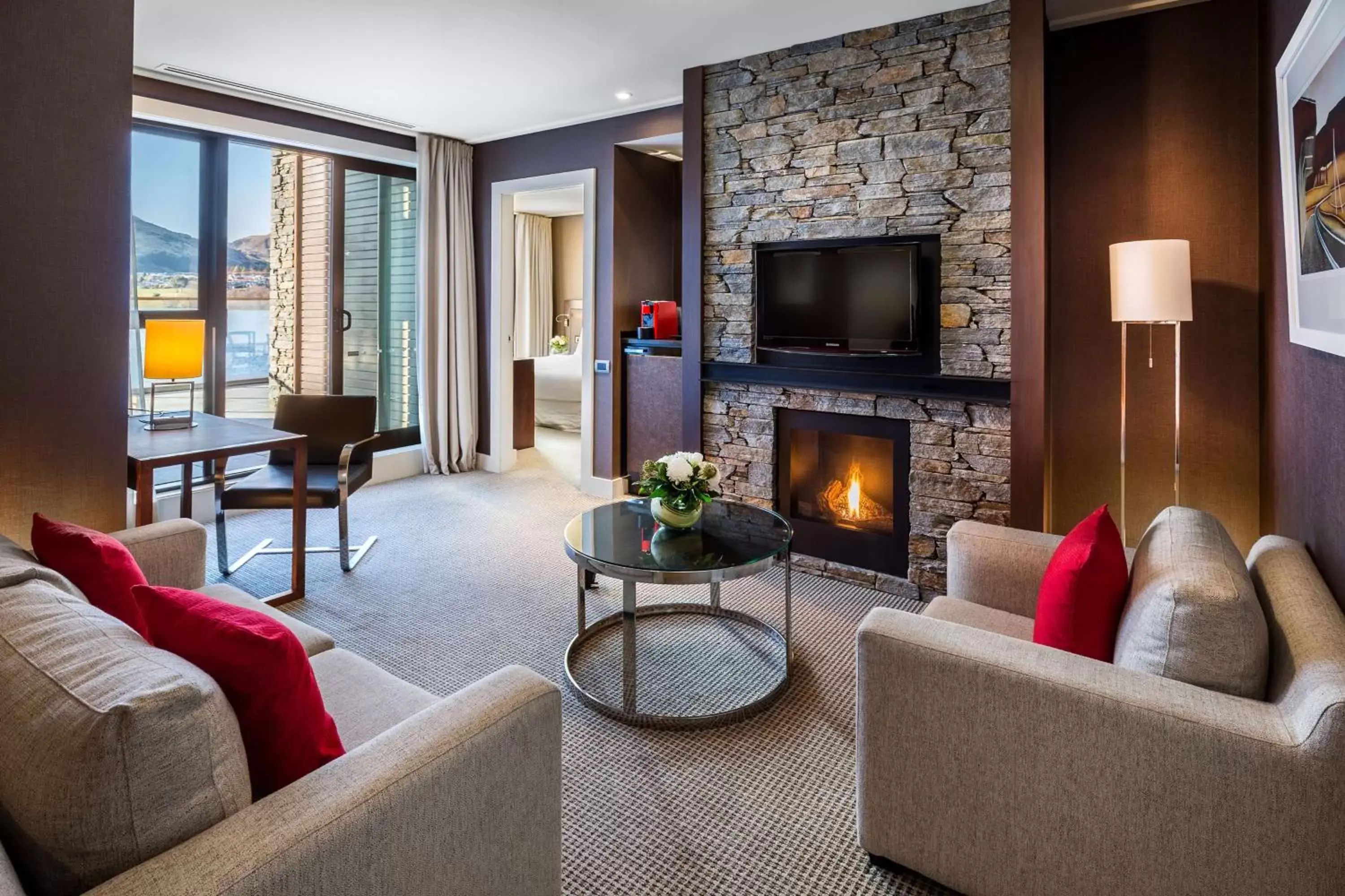 Bedroom, Seating Area in Hilton Queenstown Resort & Spa