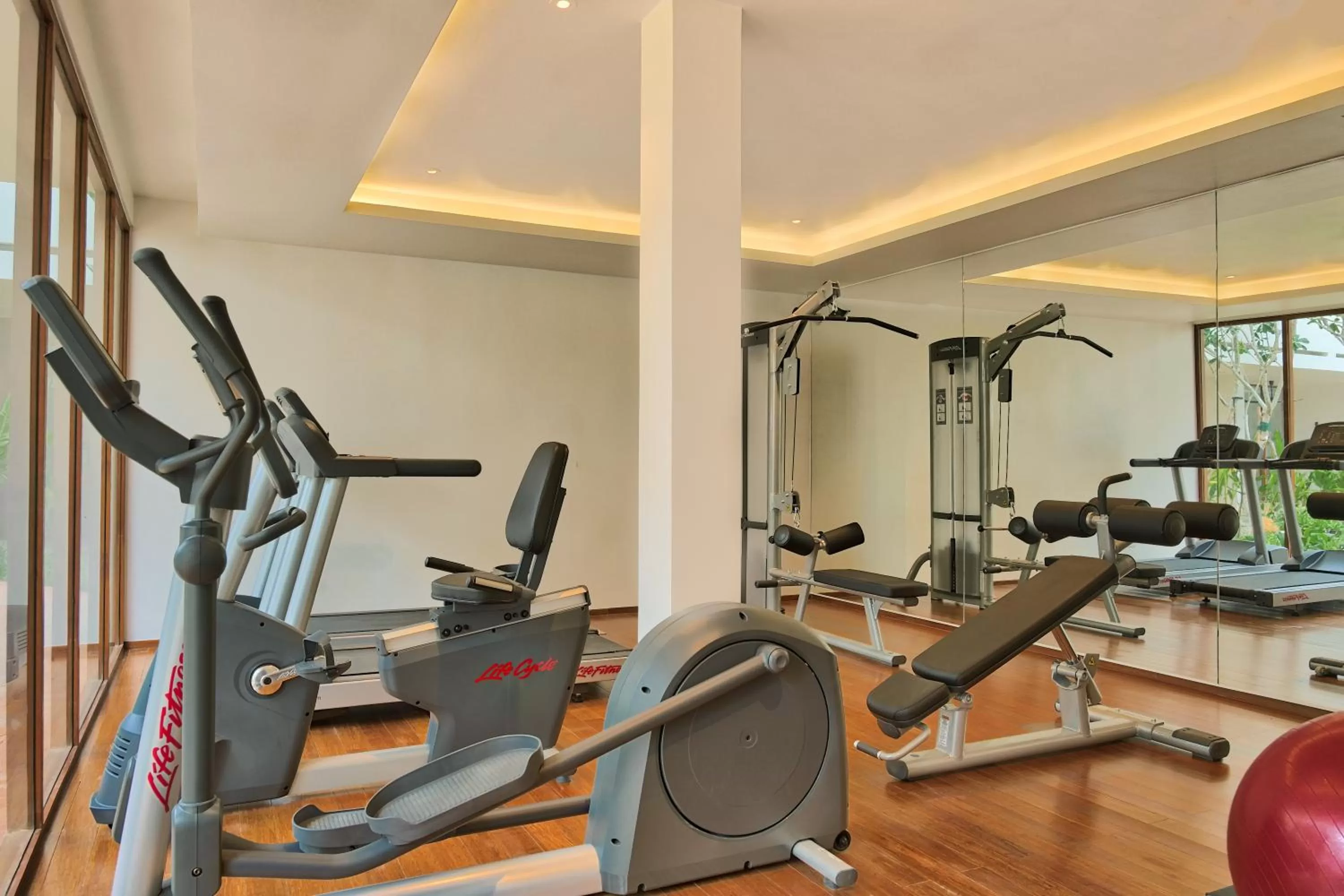Fitness centre/facilities in FCC Angkor by Avani