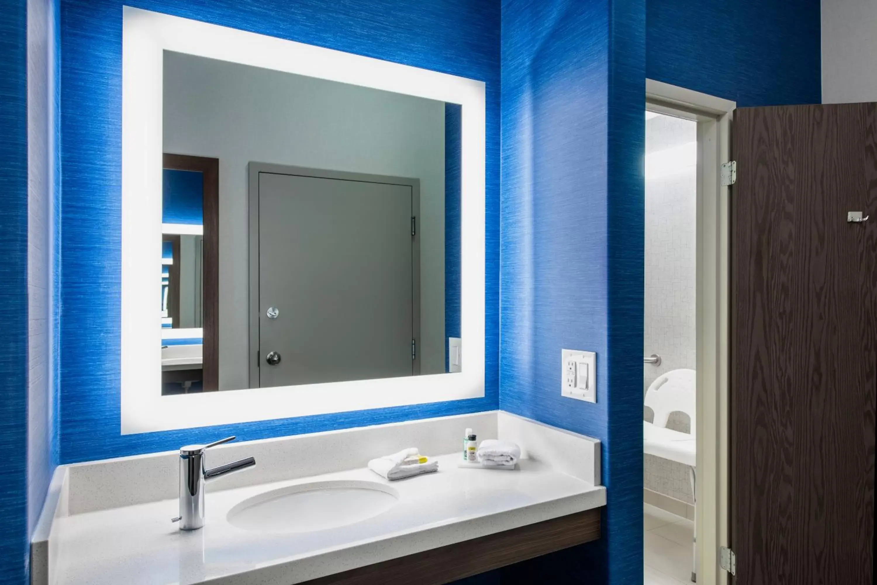 Photo of the whole room, Bathroom in Holiday Inn Express Hotel & Suites Saskatoon, an IHG Hotel