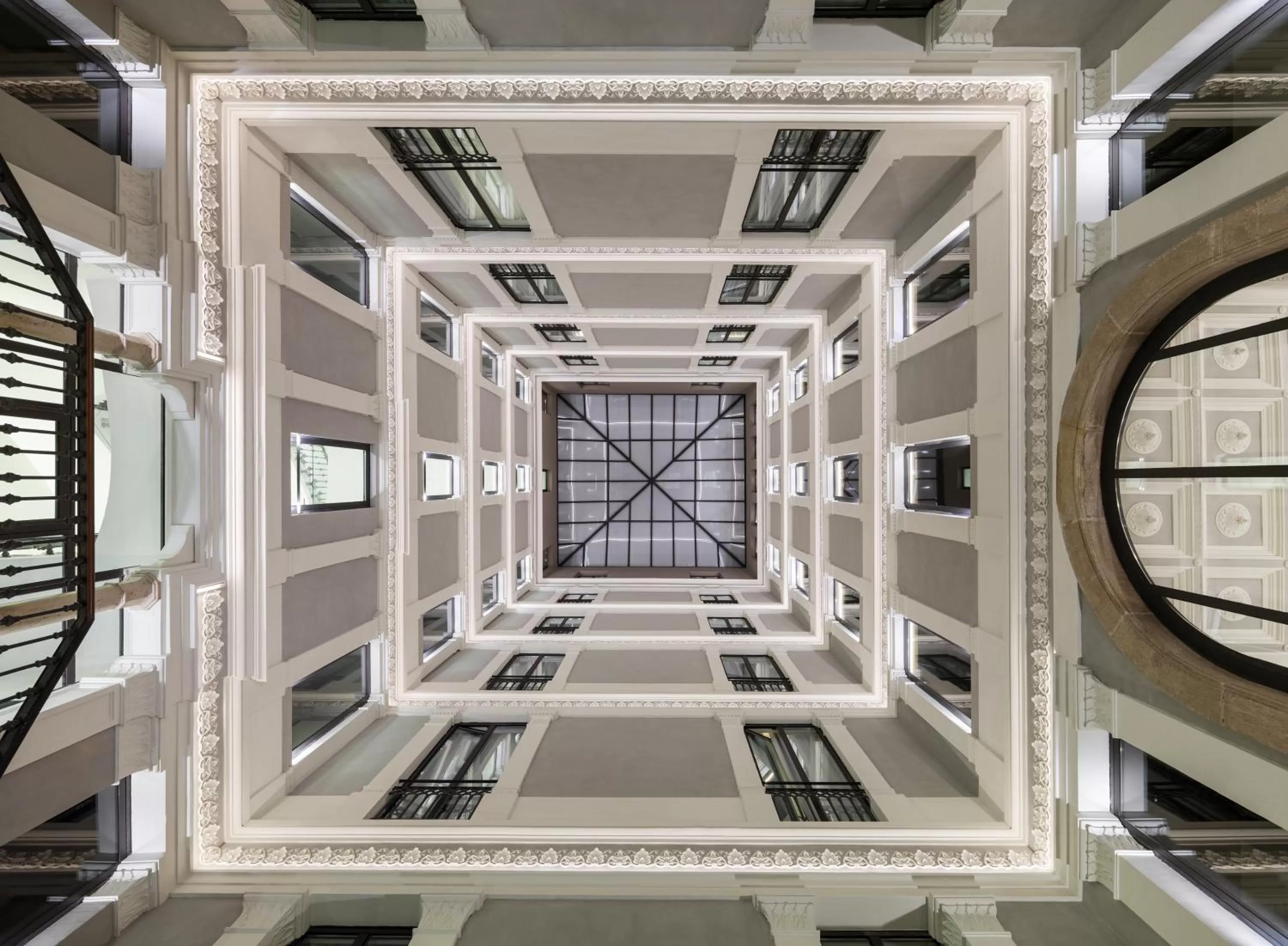 Lobby or reception in H10 Urquinaona Plaza