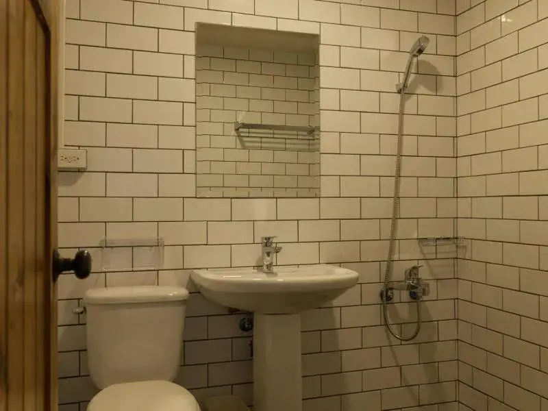 Shower, Bathroom in Mini Voyage Hostel