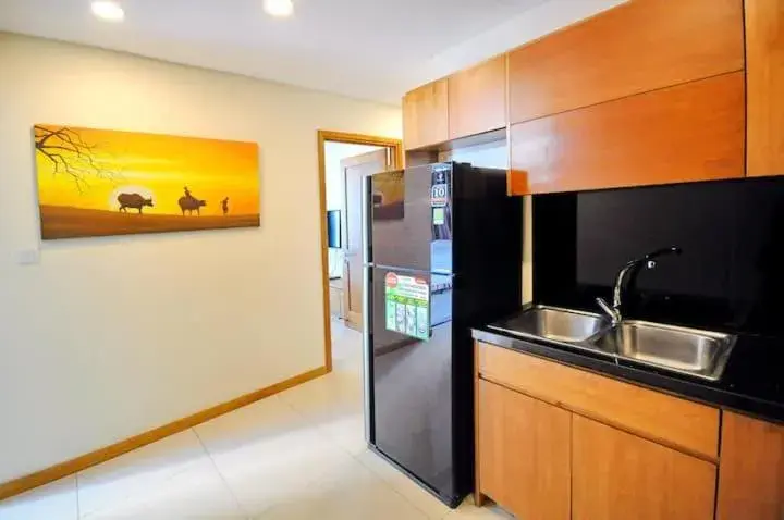 Kitchen/Kitchenette in Holi Beach Hotel & Apartments