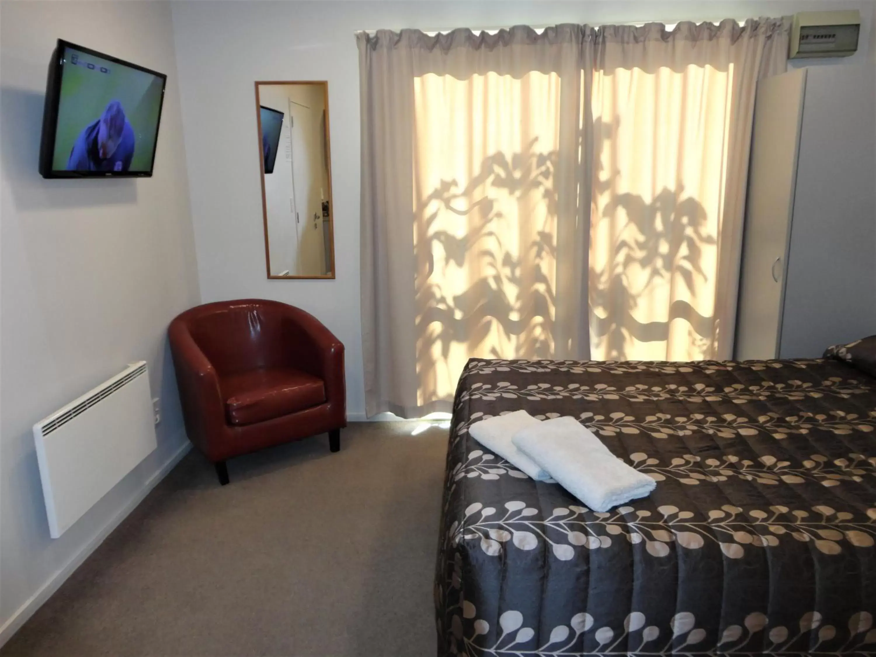 Photo of the whole room, Bed in Bealey Avenue Motel