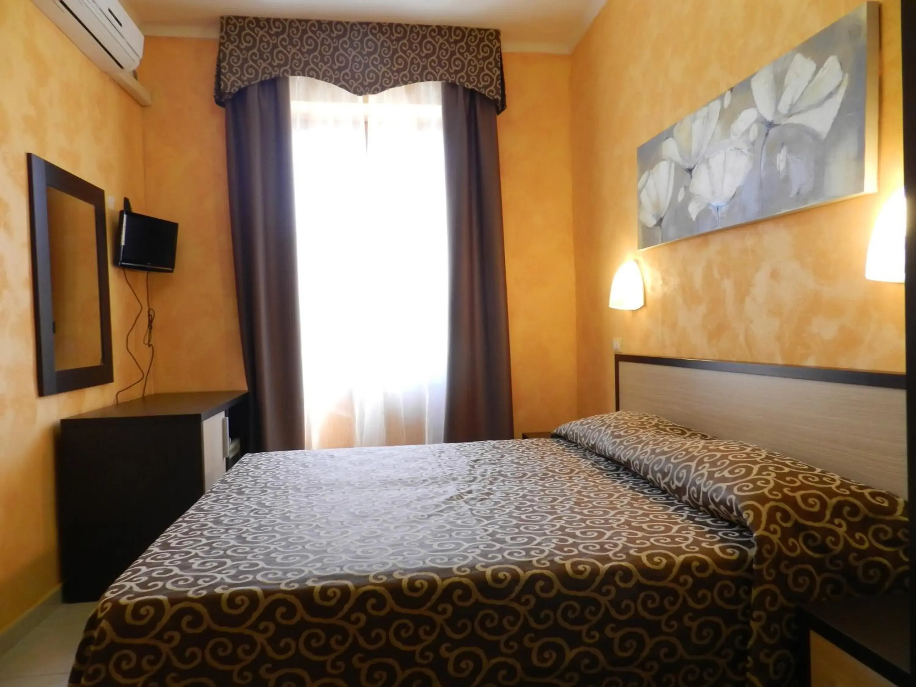 Photo of the whole room, Bed in Hotel Air Palace Lingotto