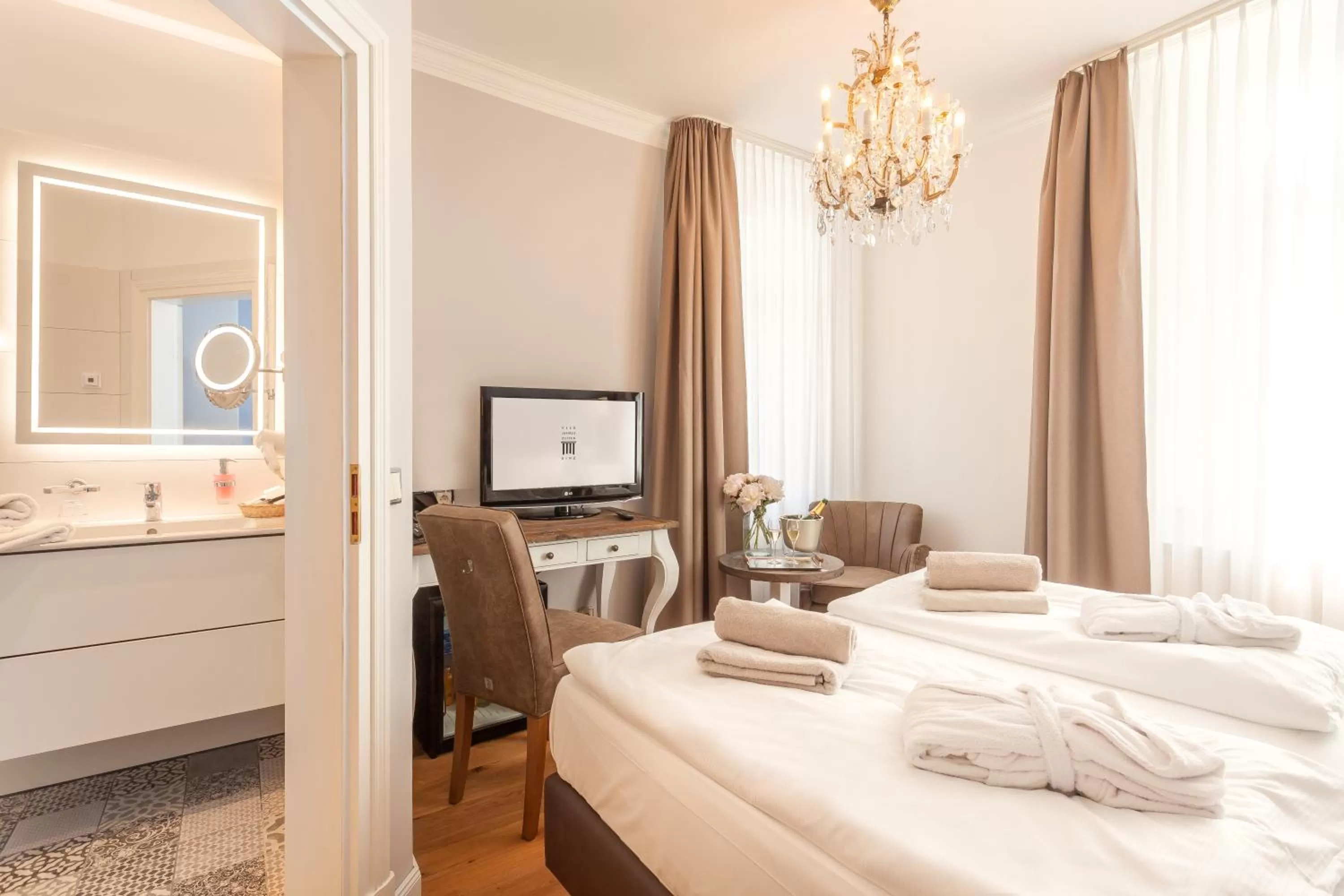 Bed in Hotel Vier Jahreszeiten Binz