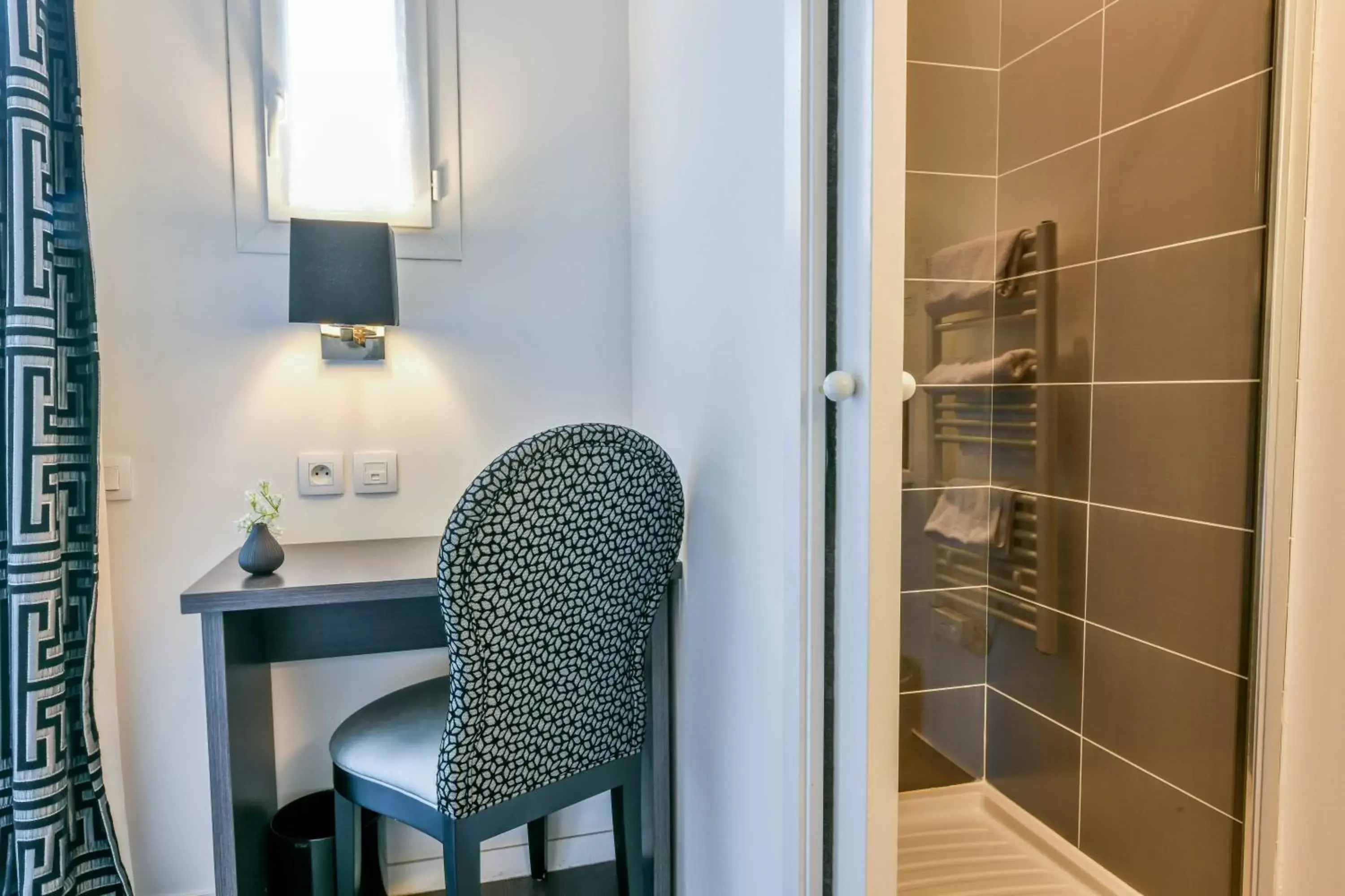 Double Room in Hôtel Logis Laurent Rodriguez Double Room in Hôtel Logis Laurent Rodriguez