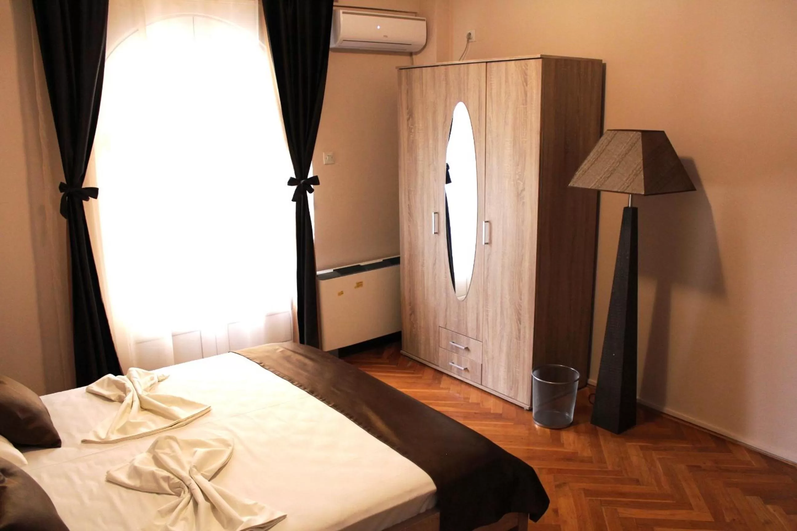 Decorative detail, Bed in Hotel Crnogorska Kuća