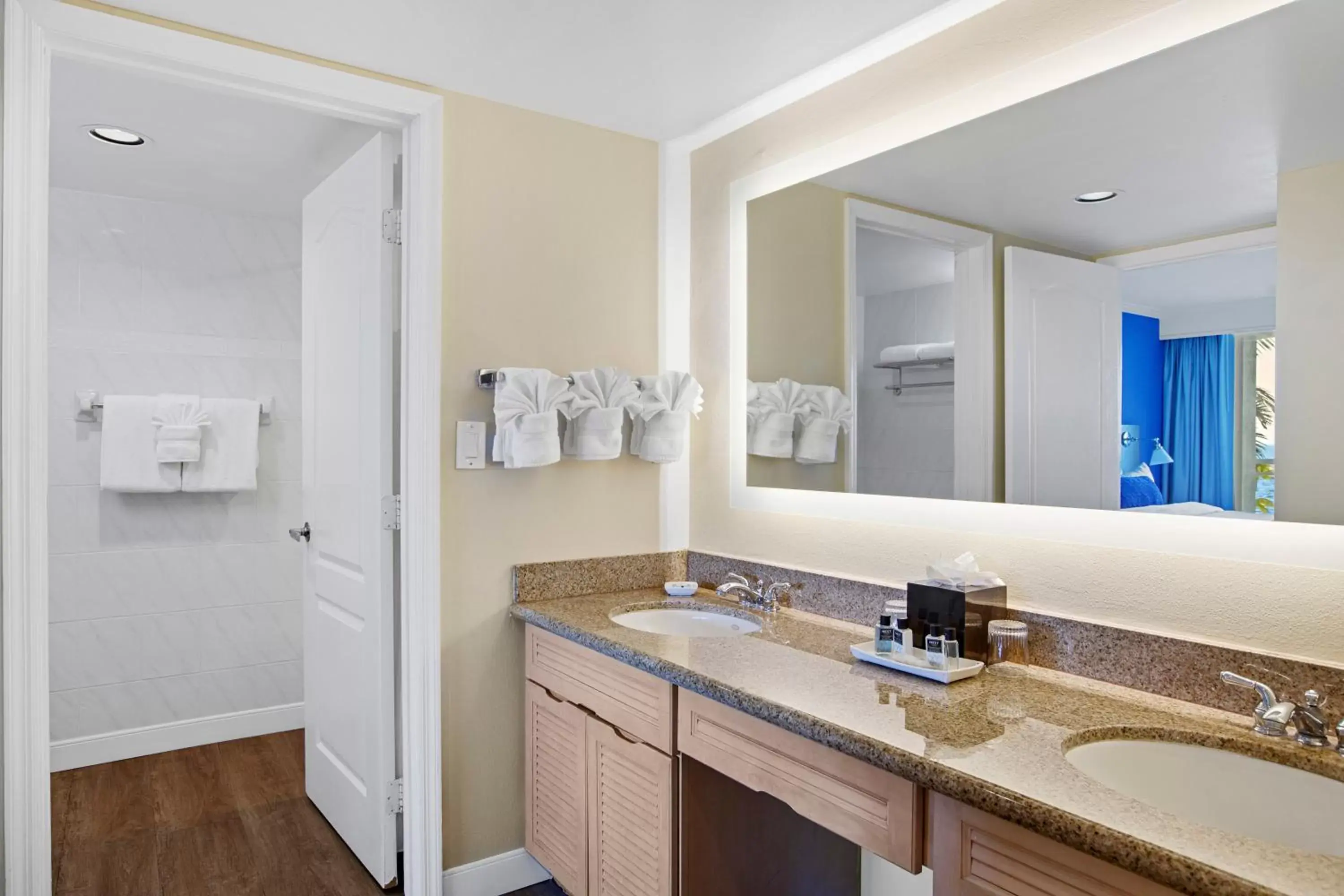 Bathroom in Reefhouse Resort and Marina