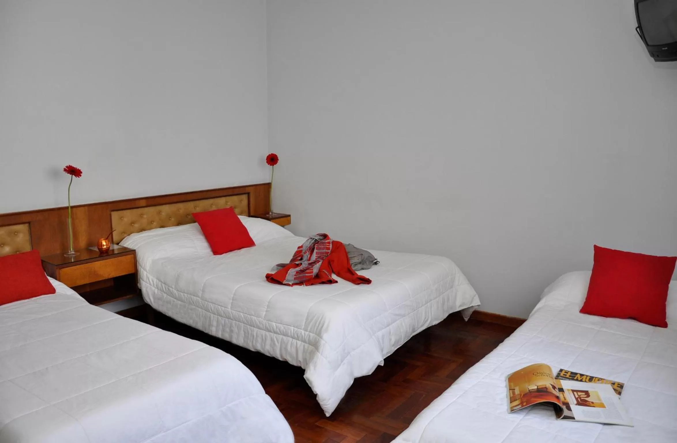 Photo of the whole room, Bed in Petit Recoleta Suites