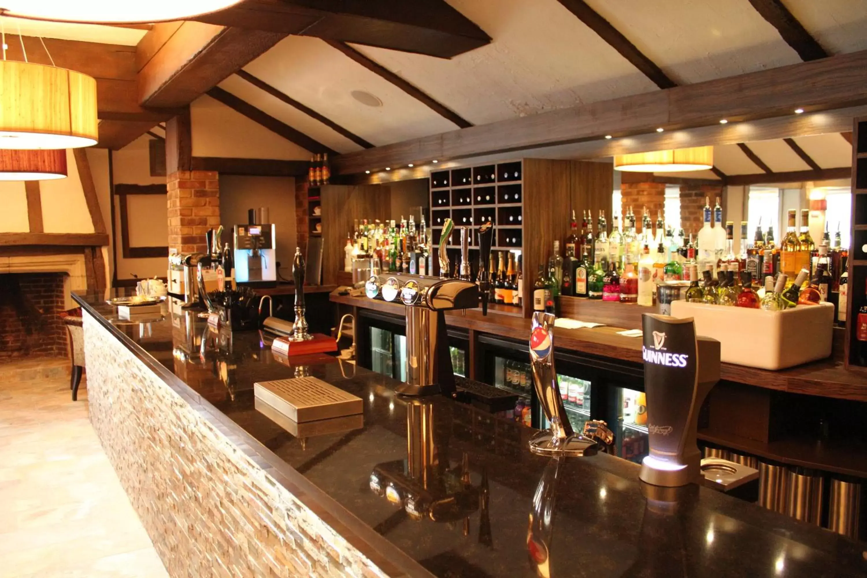 Lounge or bar in The Legacy Rose & Crown Hotel Lounge or bar in The Legacy Rose & Crown Hotel