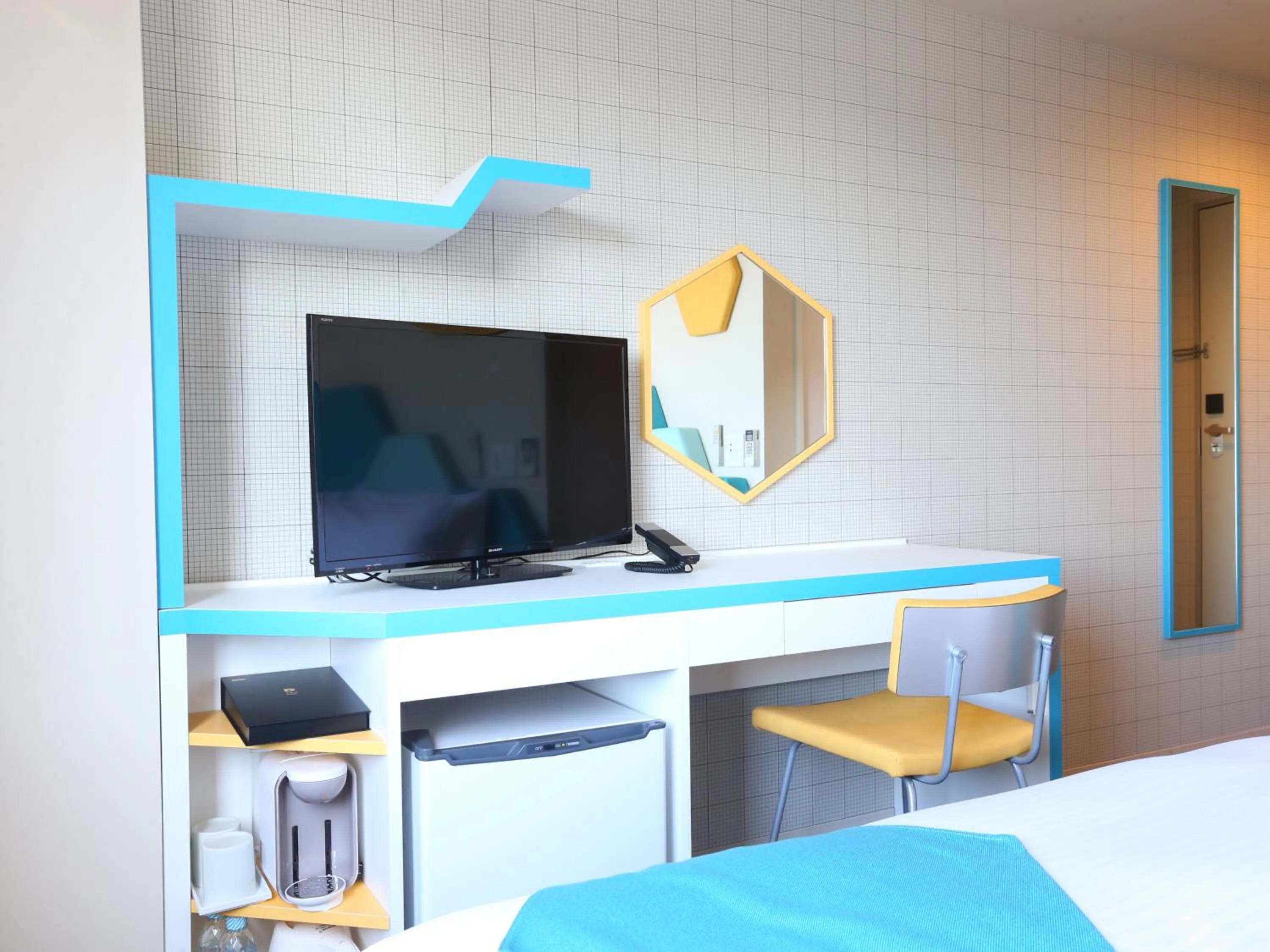 Photo of the whole room, Bed in KOKO HOTEL Higashiosaka - formerly Hotel Wing International Select Higashi Osaka