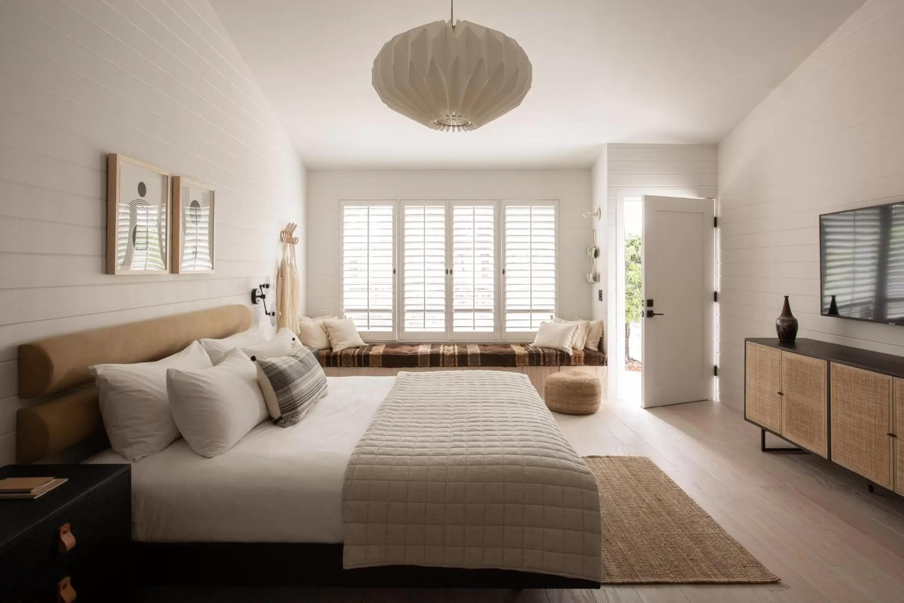 Bedroom, Seating Area in White Water