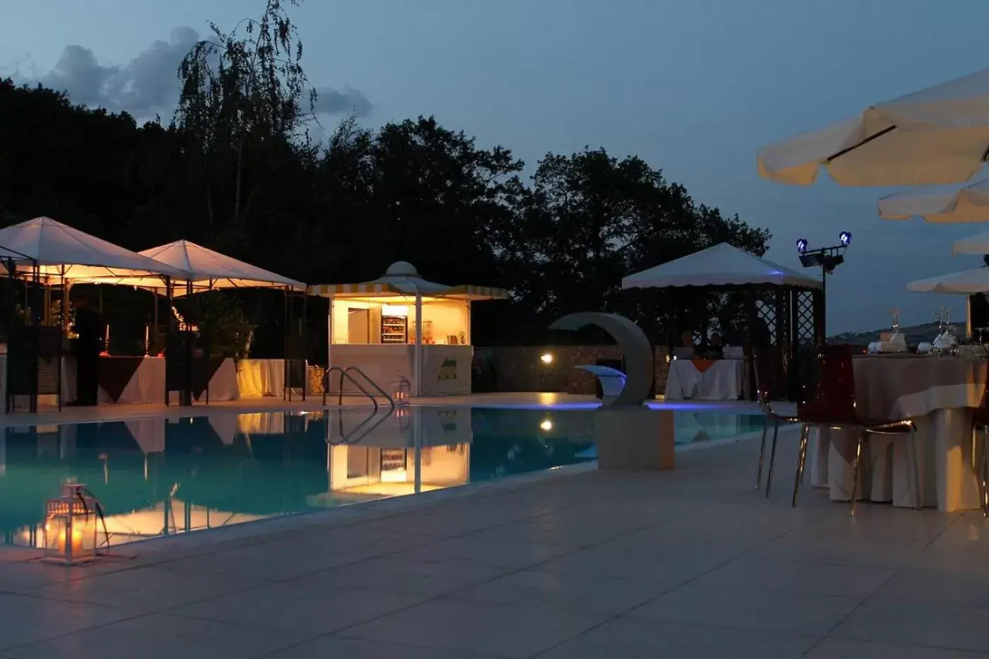 Property building, Swimming Pool in Sotto Il Cielo Hotel