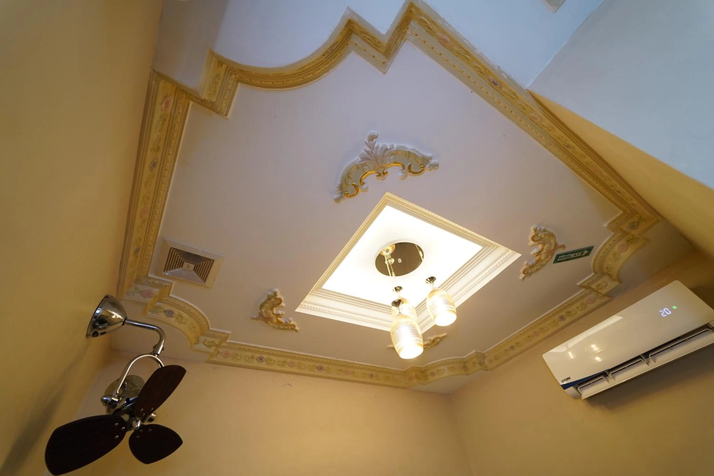 Ghazrin's Classic Hotel JB