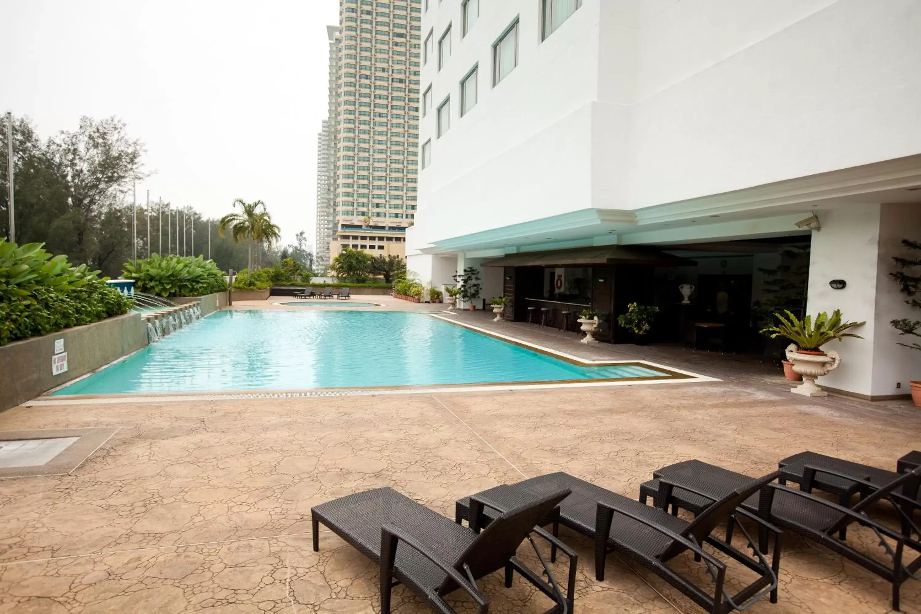 Swimming Pool in Evergreen Laurel Hotel Penang