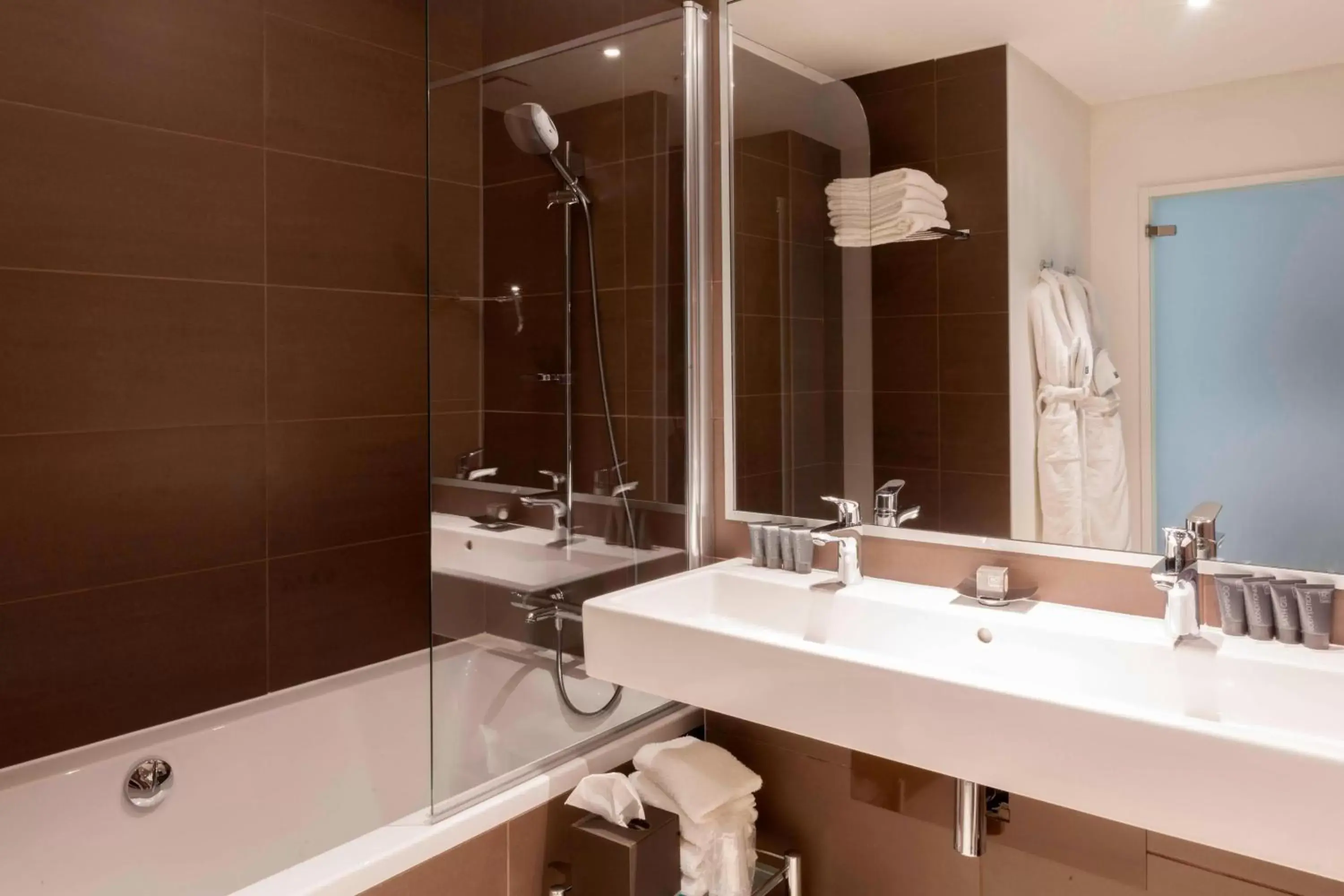 Bathroom in AC Hotel by Marriott Paris Le Bourget Airport