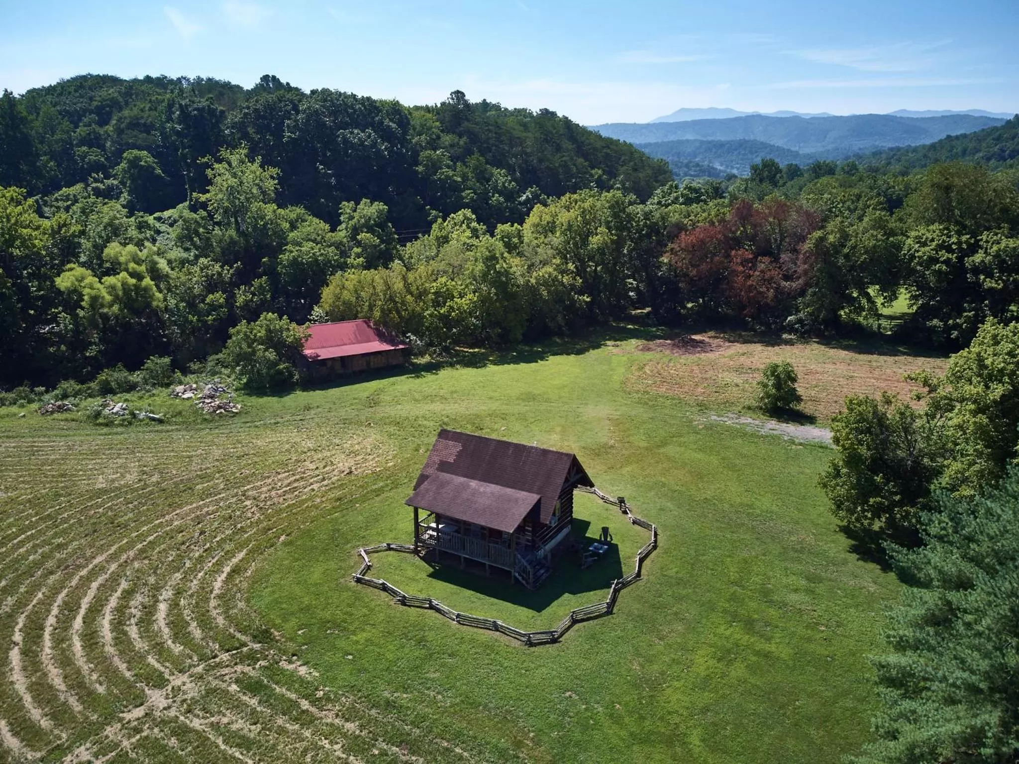 Bird's-eye View in Creekwalk Inn Bed and Breakfast with Cabins