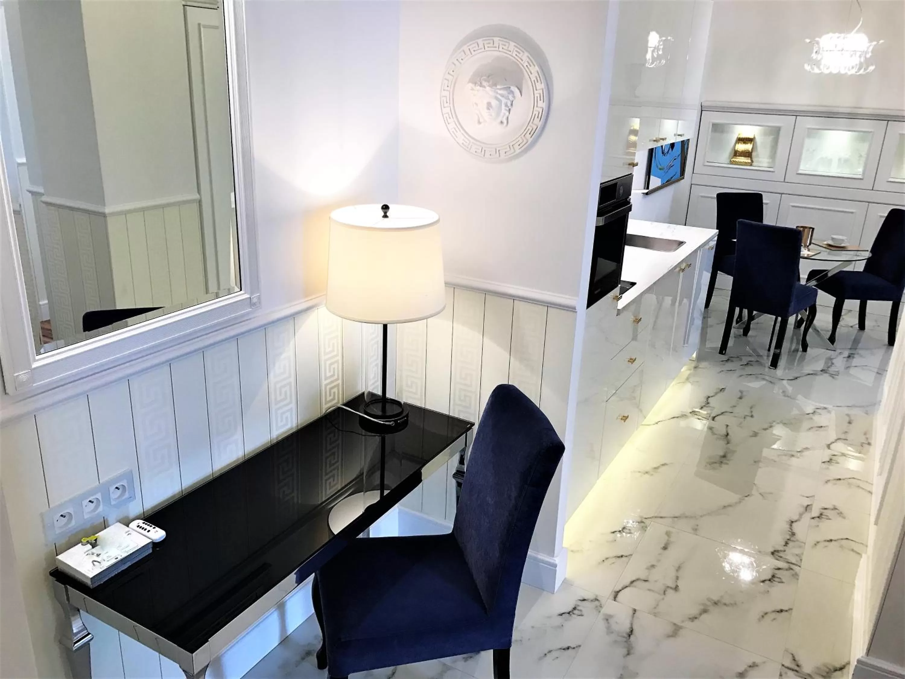 Photo of the whole room, Kitchen/Kitchenette in Luxury Apartments MONDRIAN Market Square II