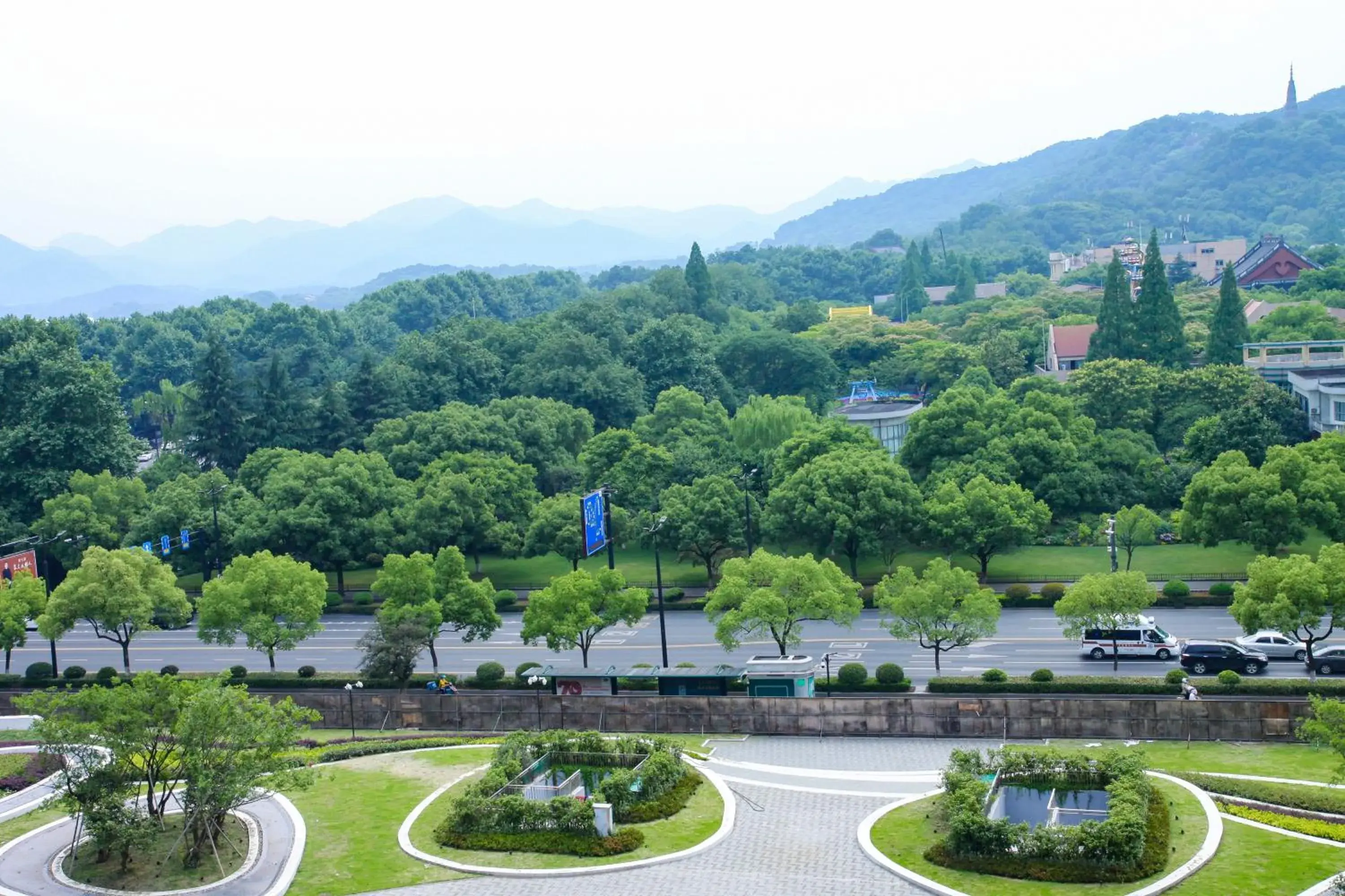 Mountain View in Wyndham Grand Plaza Royale Hangzhou
