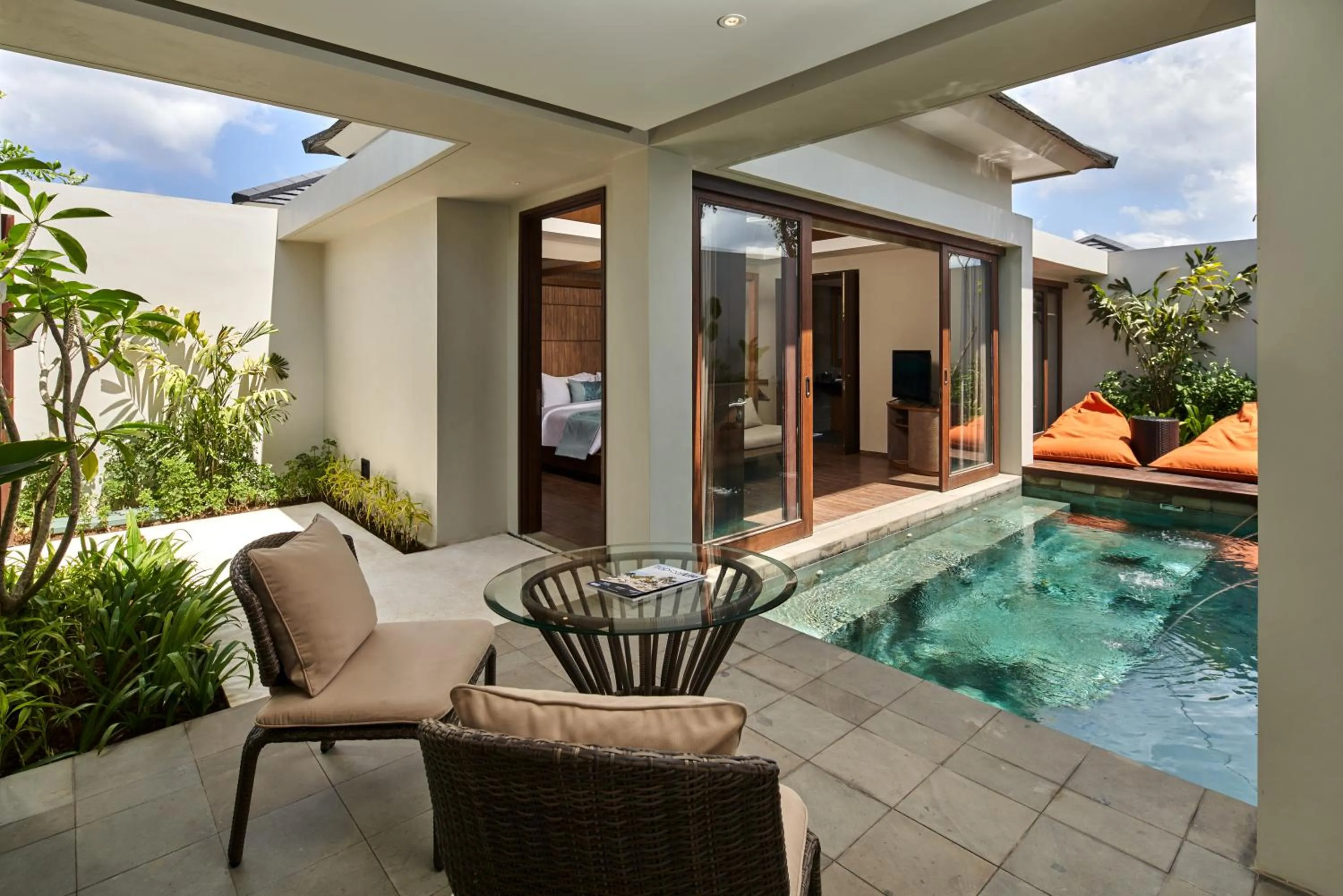 Patio in Cross Bali Breakers