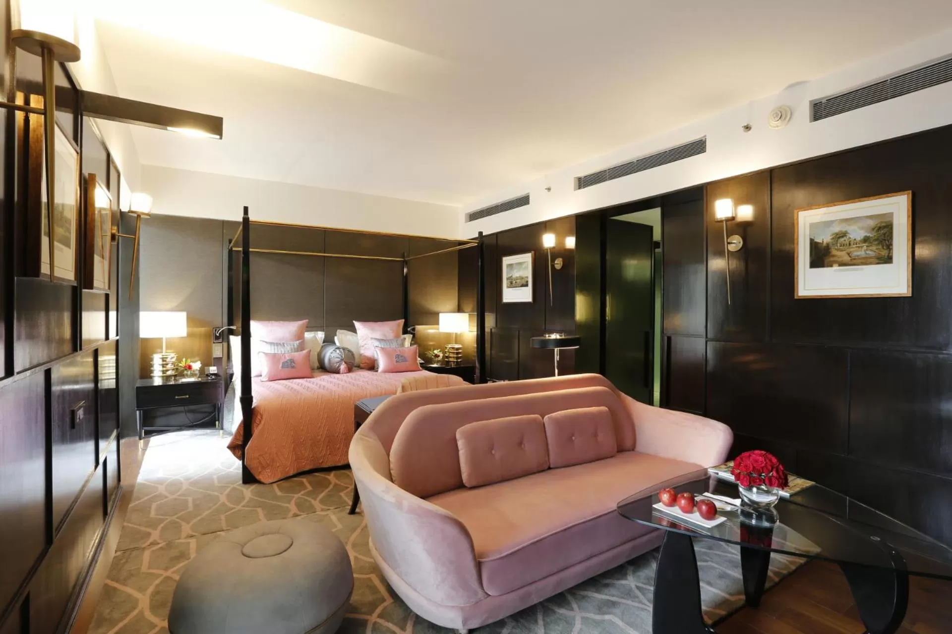 Bedroom, Bed in The Lodhi – A member of The Leading Hotels Of The World