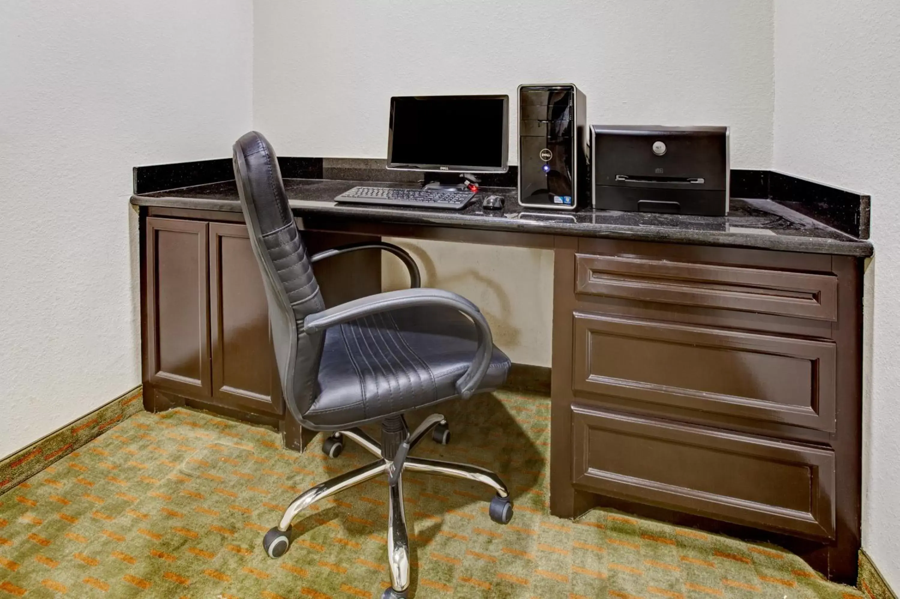 Business facilities in Scottish Inns and Suites - La Porte