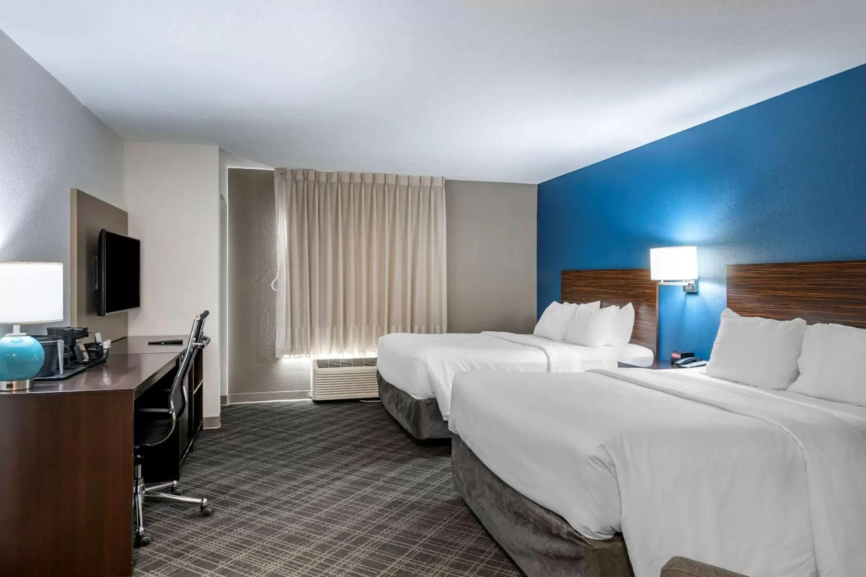 Bedroom, Bed in Comfort Inn St Louis - Airport
