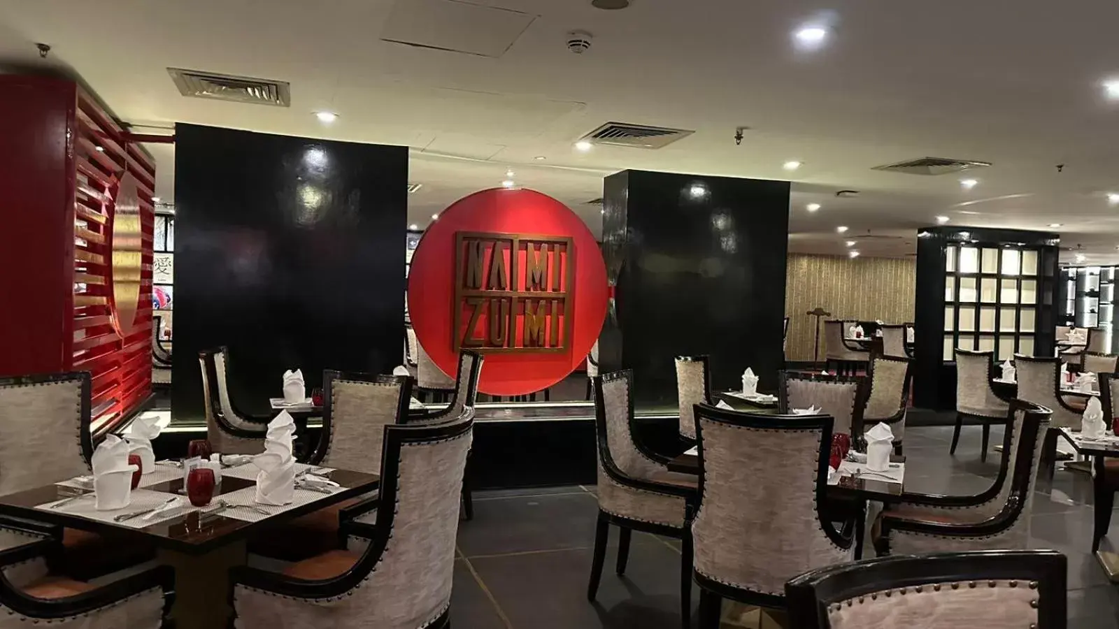 Restaurant/Places to Eat in Karachi Marriott Hotel