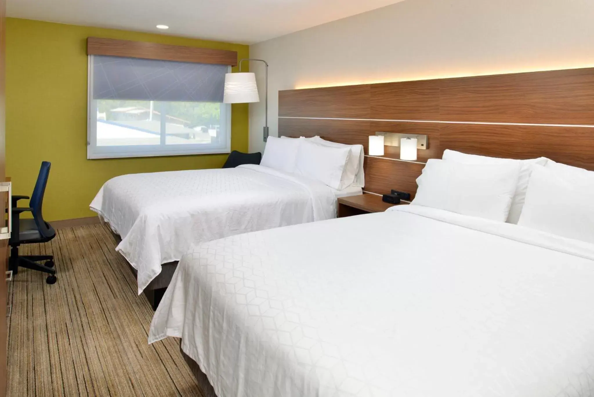 Photo of the whole room, Bed in Holiday Inn Express - Santa Rosa North, an IHG Hotel