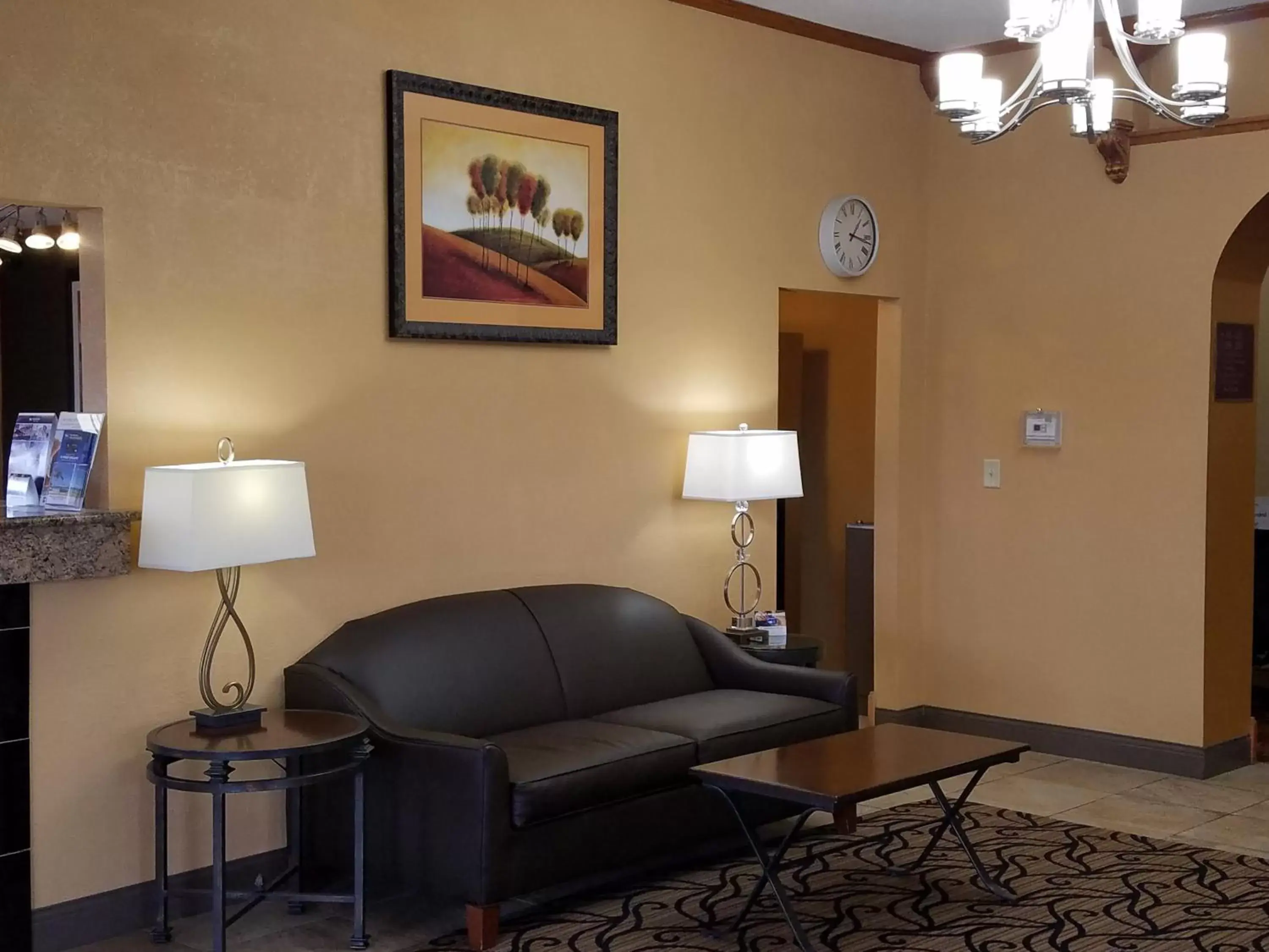 Lobby or reception, Seating Area in Best Western Martinsville Inn