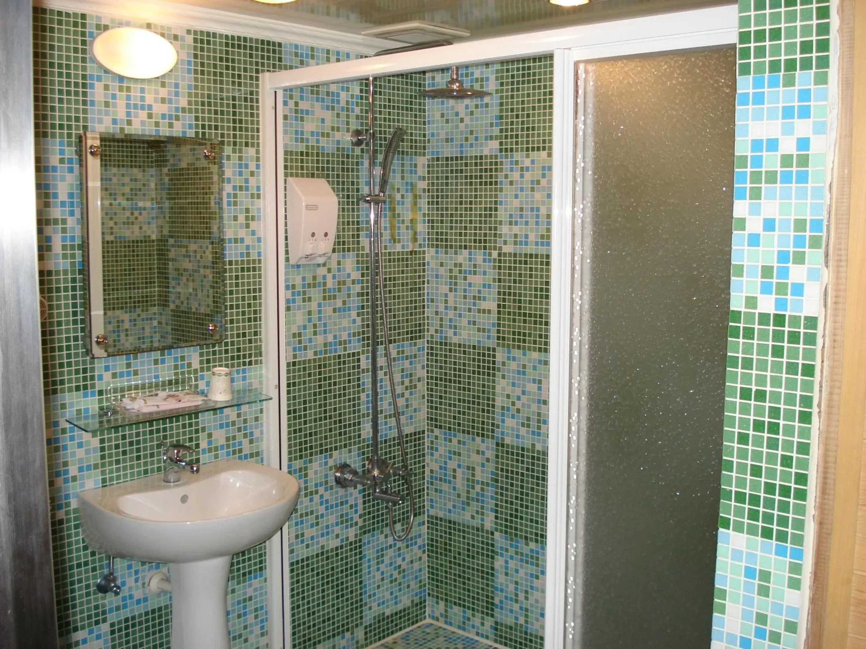 Bathroom in Attic Hotel