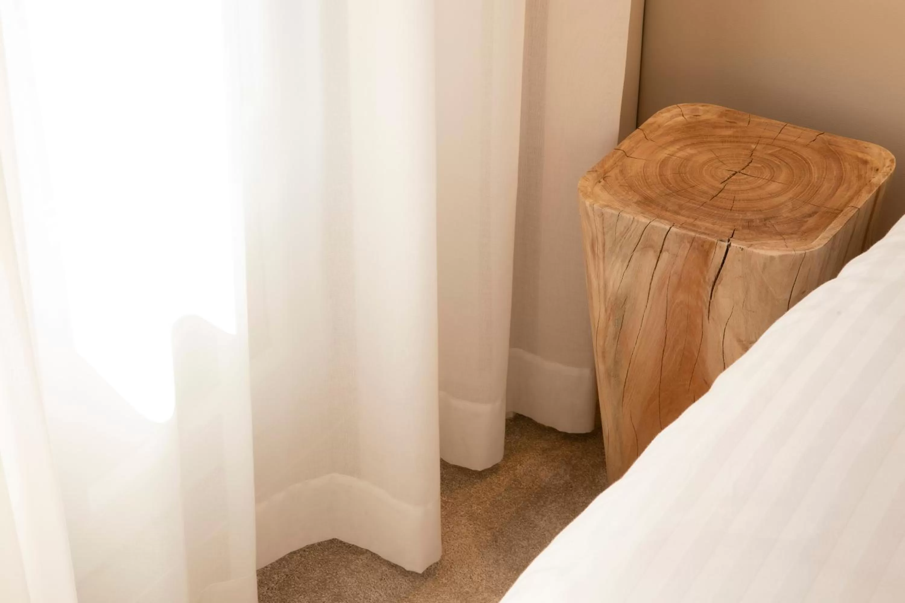 Bedroom, Bed in Hôtel Beige