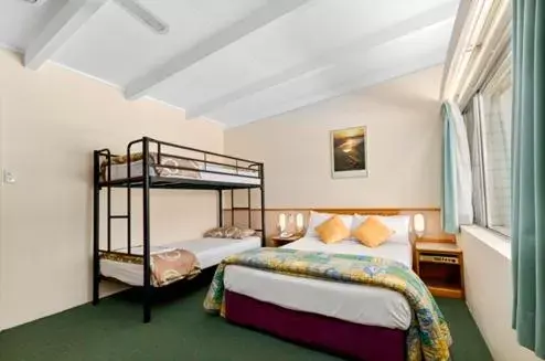 Photo of the whole room in Solomon Inn Motel Figtree