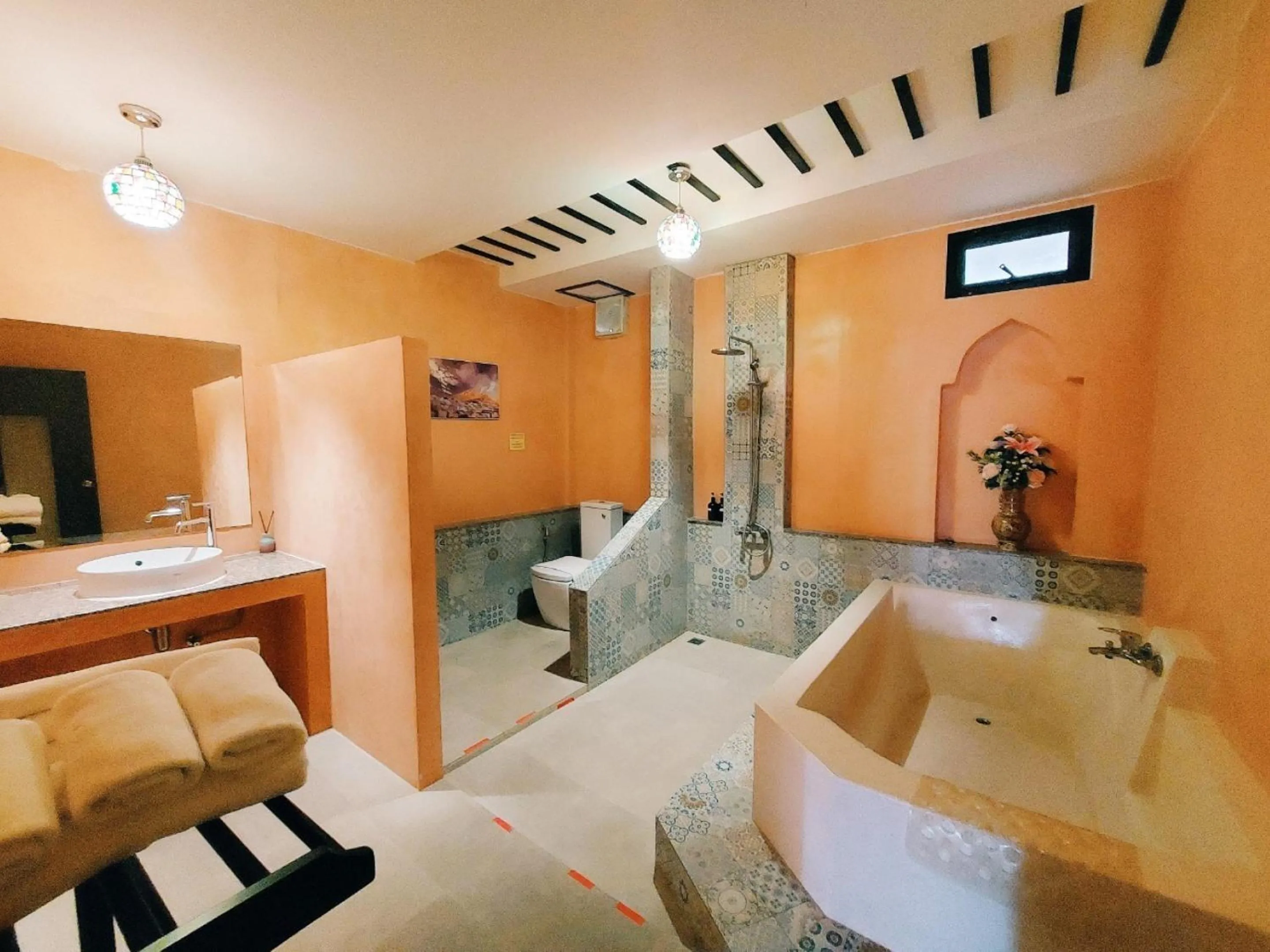 Bathroom in Retro Box Hotel Chumphon