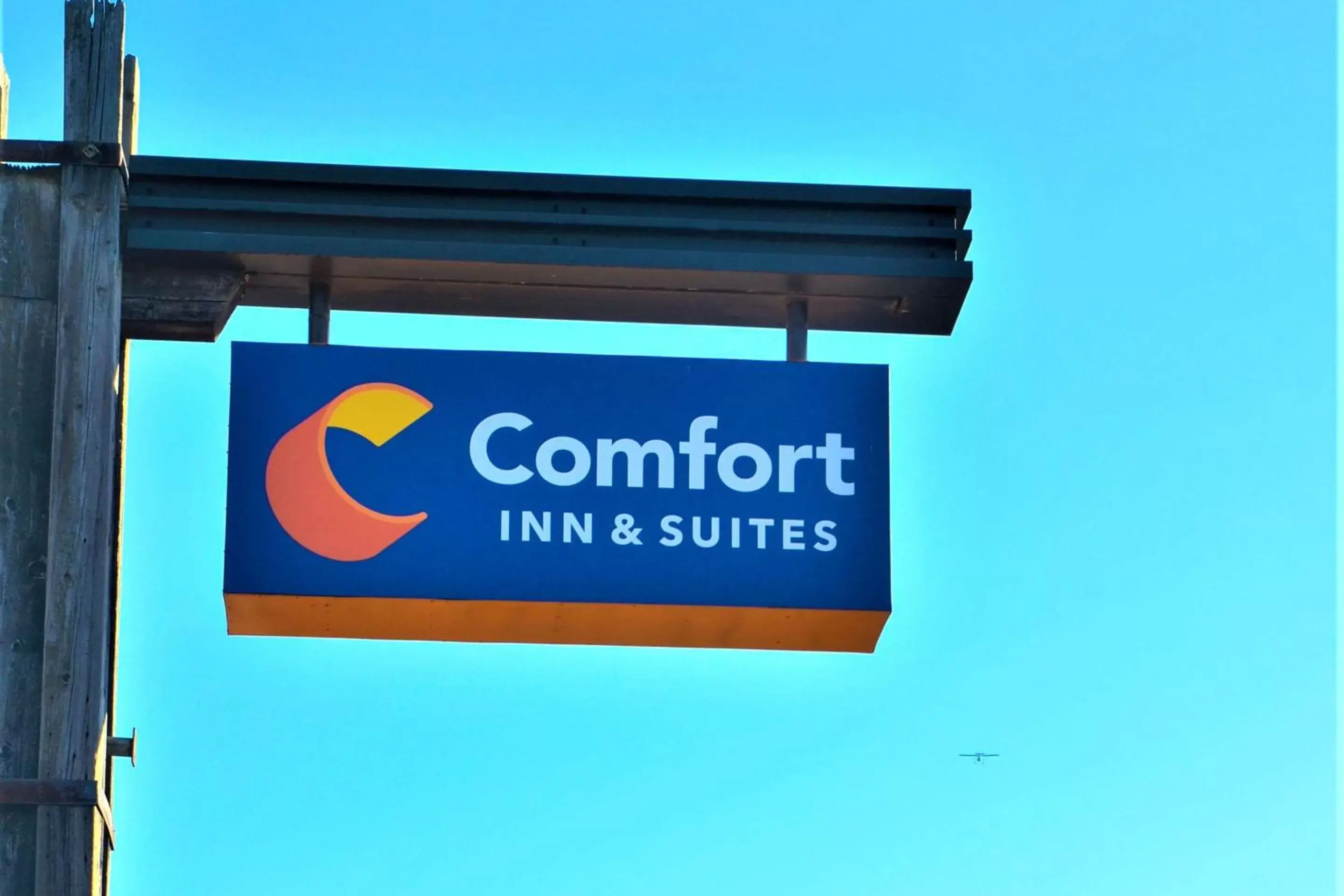 Property building in Comfort Inn & Suites Vancouver Downtown City Center