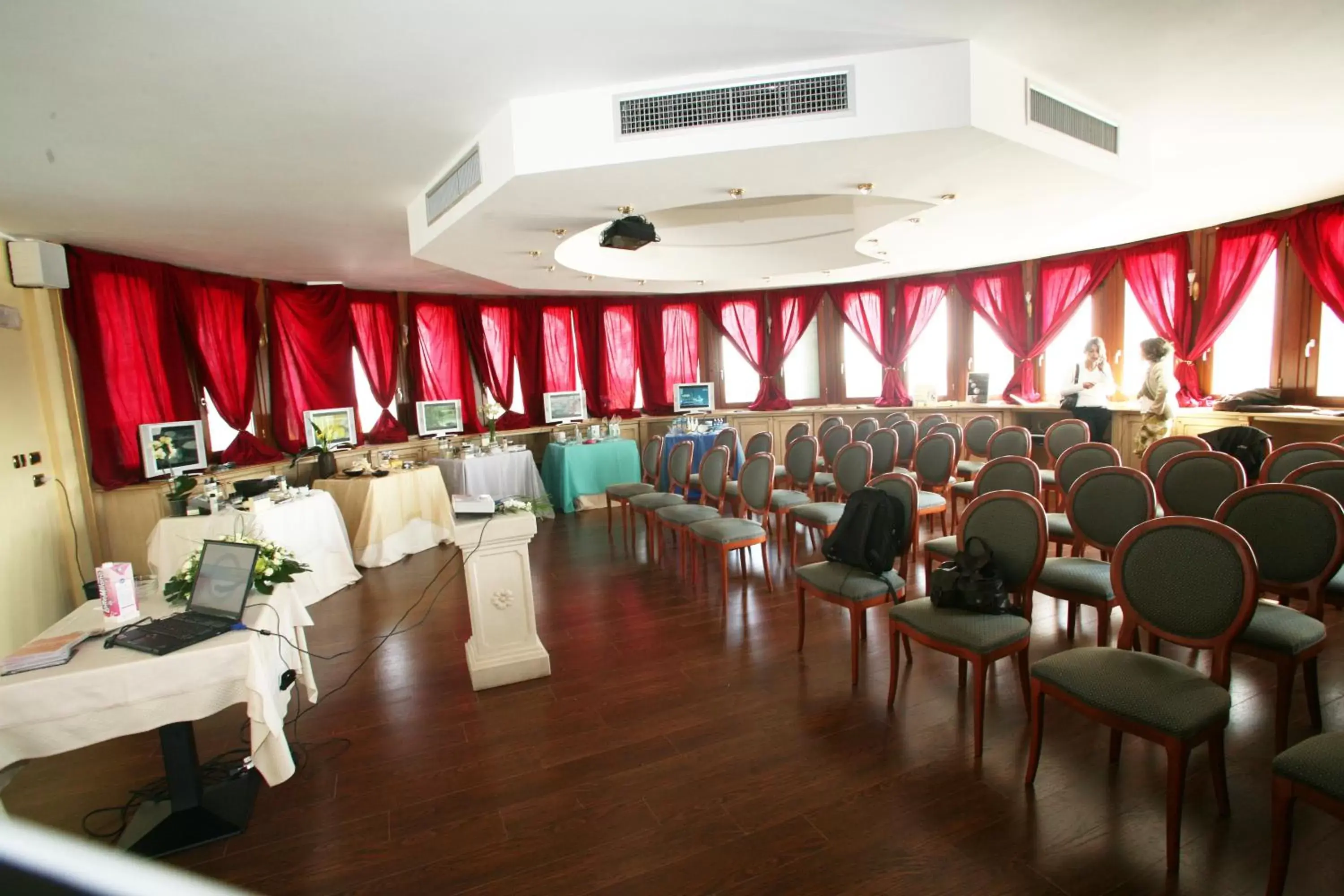 Business facilities, Banquet Facilities in Hotel il Castelletto