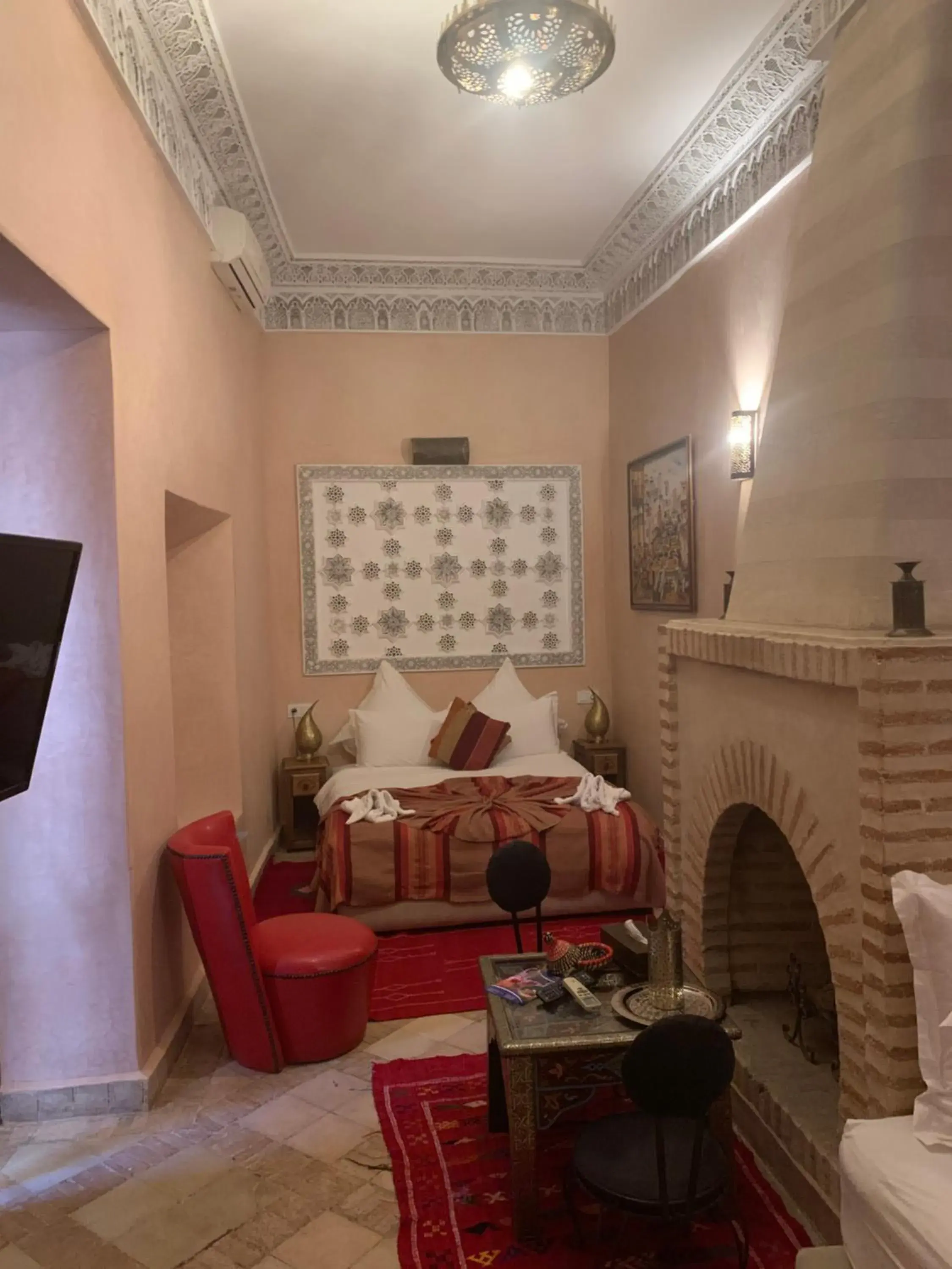 Bed, Seating Area in Riad Abaka hotel & boutique