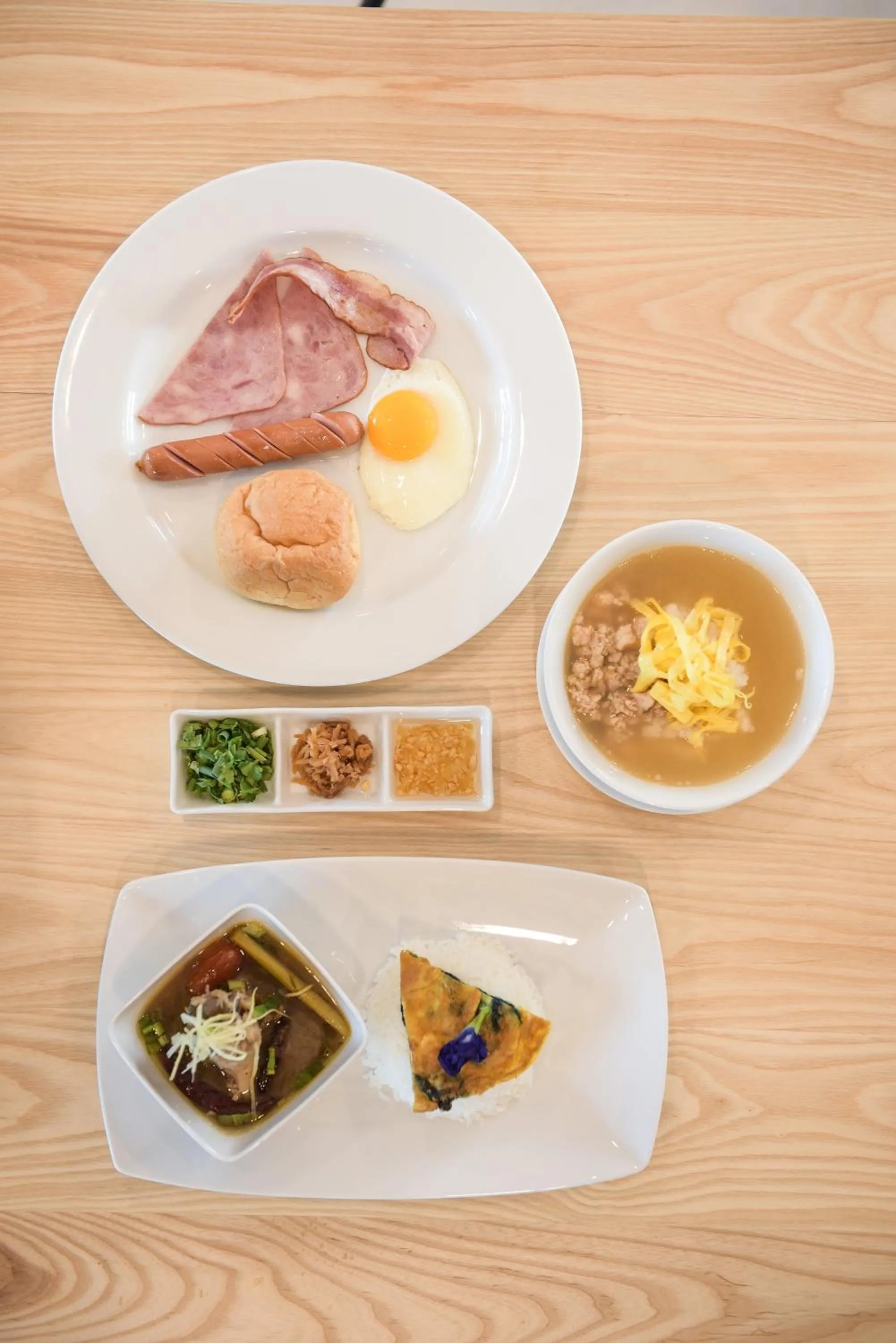 Restaurant/places to eat in Blue Rabbit Hotel