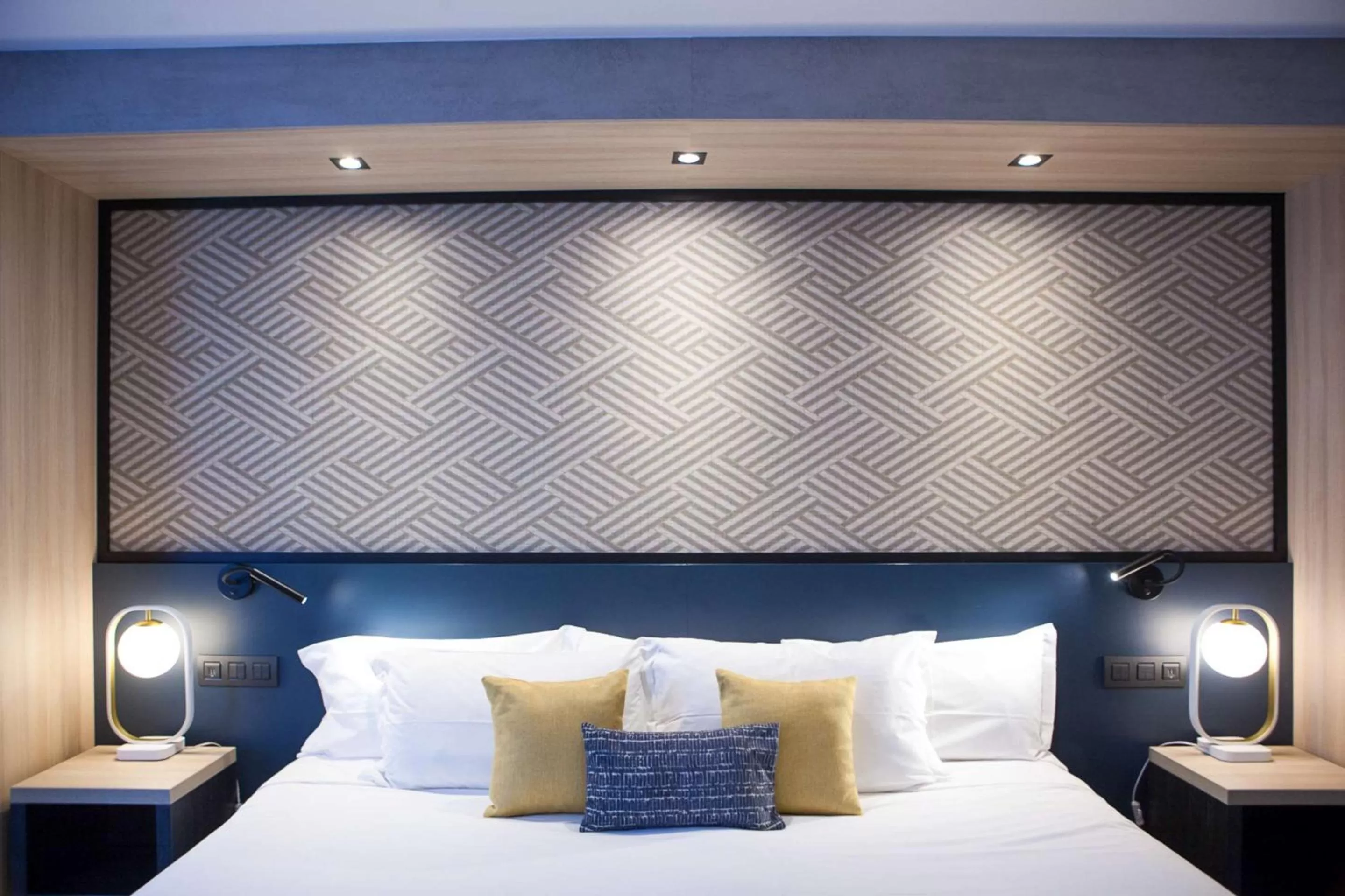 Bedroom, Bed in Best Western Plus Opéra Batignolles