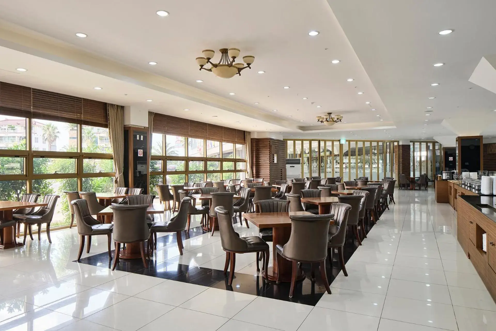 Restaurant/Places to Eat in JEJU Shangrila Hotel&Resort