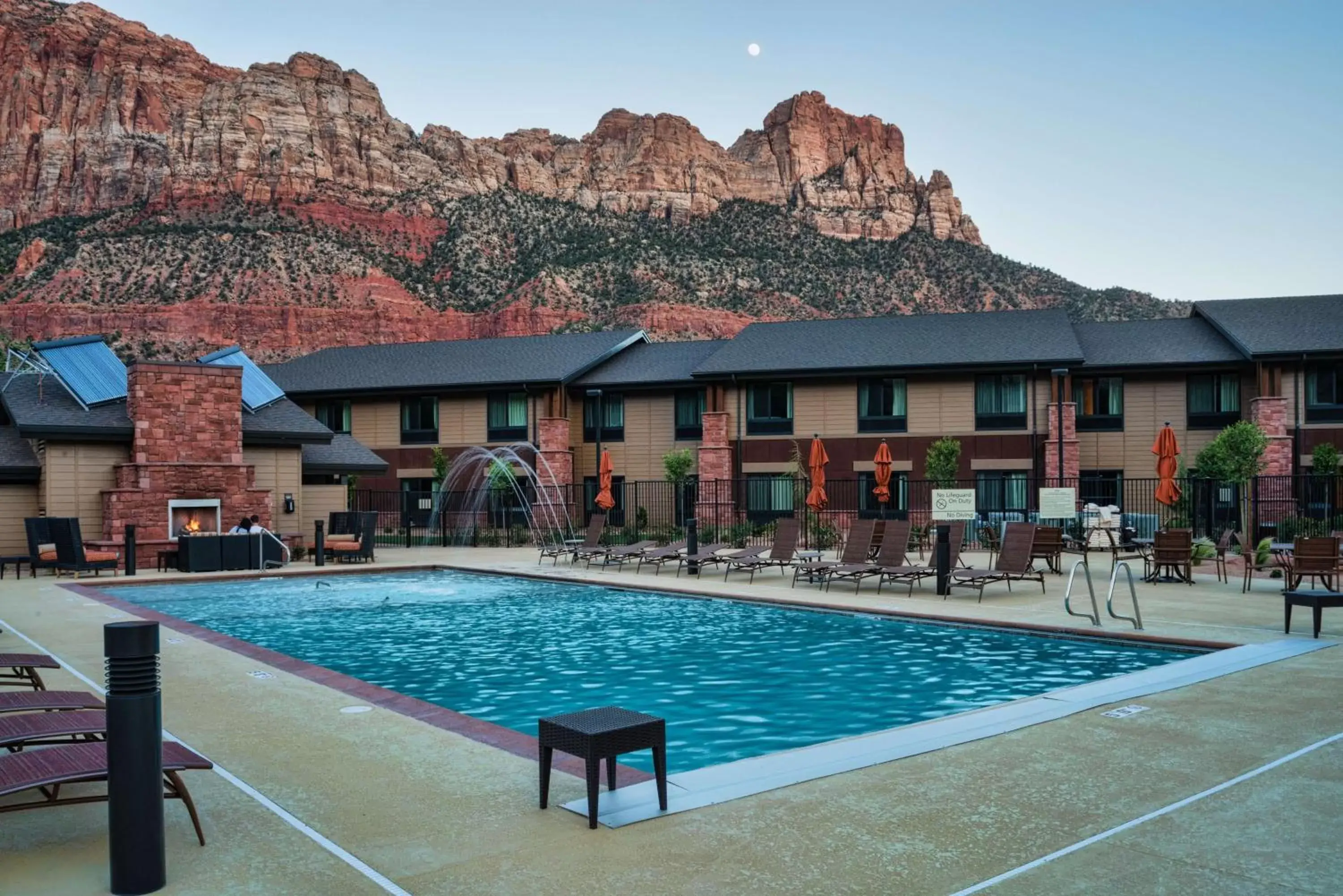 Pool view, Swimming Pool in Hampton Inn & Suites Springdale/Zion National Park