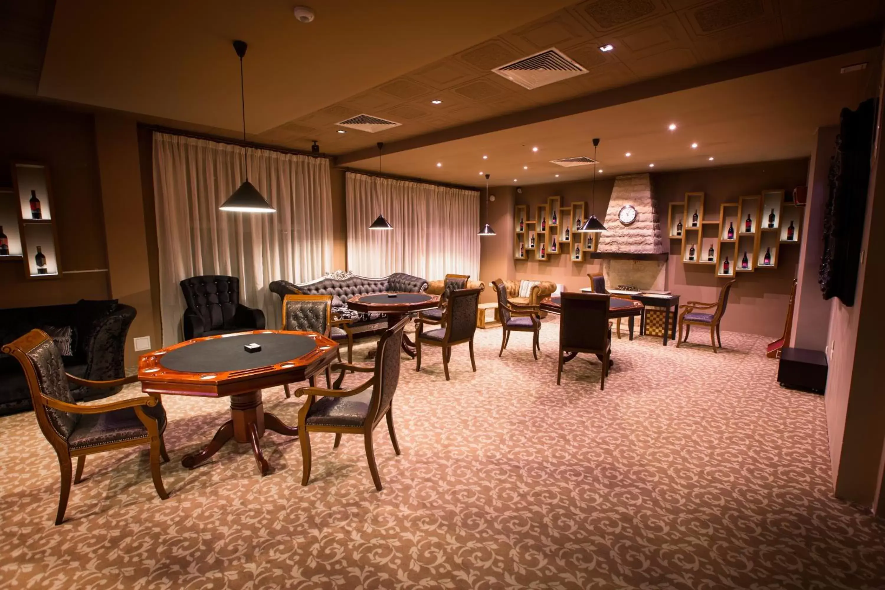 Lounge or bar, Restaurant/Places to Eat in Royal Spa Hotel