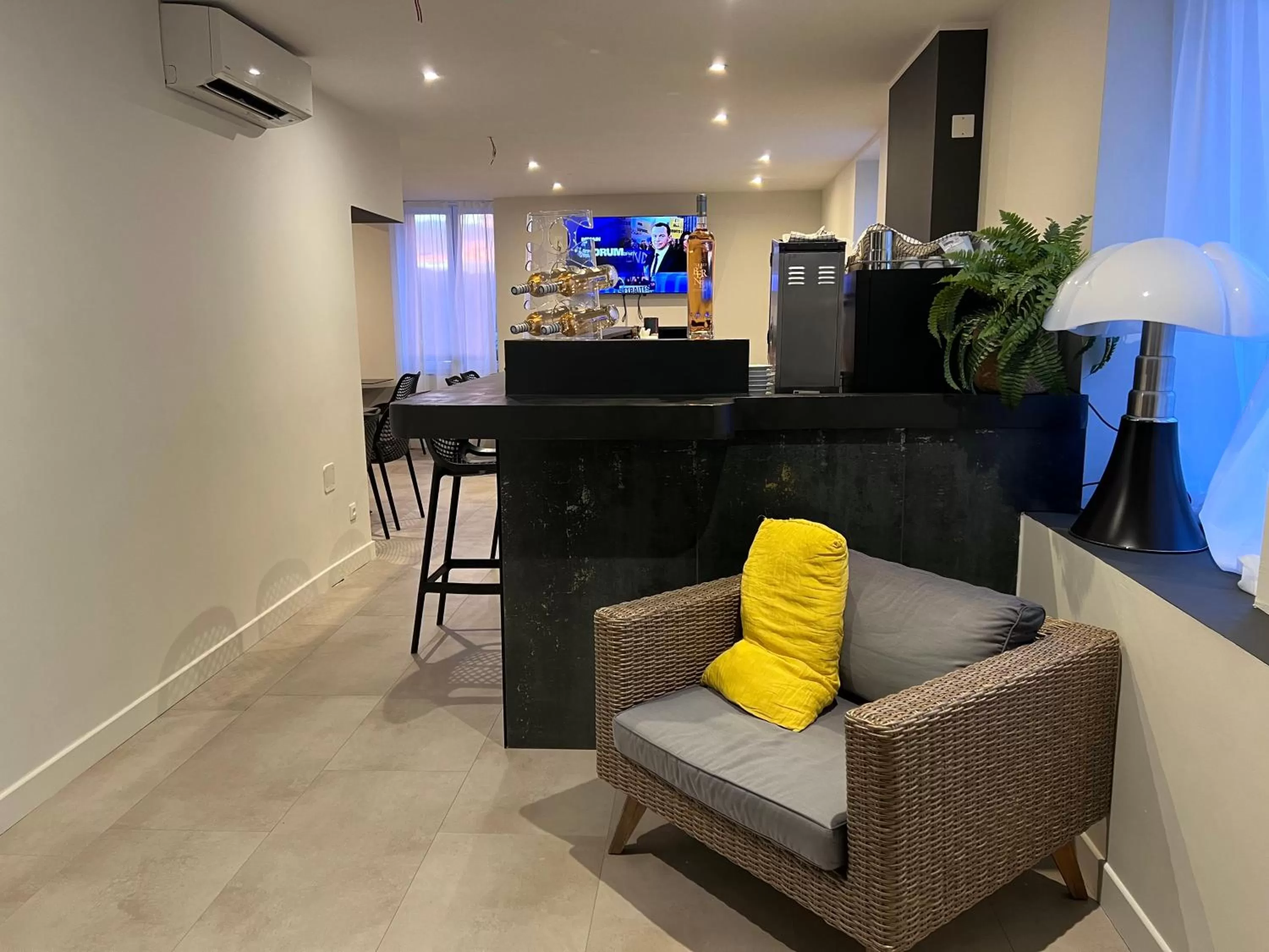 Lounge or bar in Hôtel Le Ponson