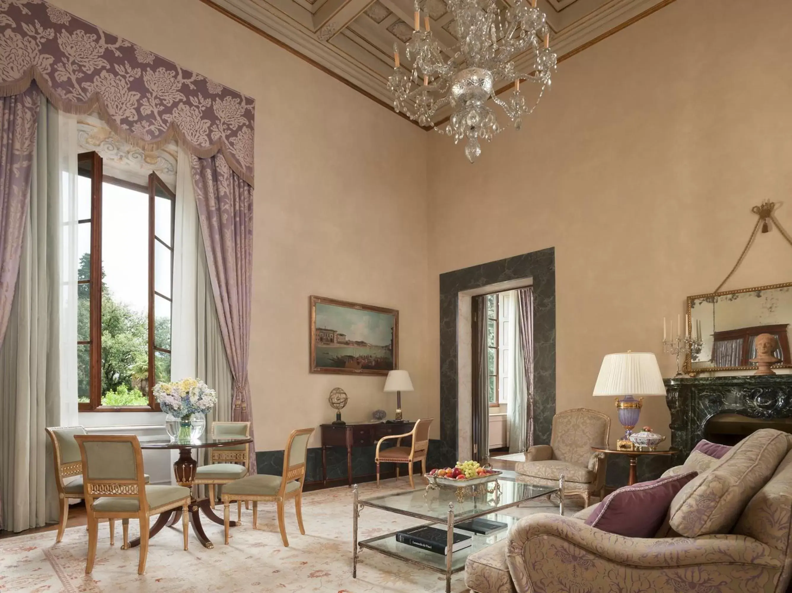 Living room, Lounge/Bar in Four Seasons Hotel Firenze