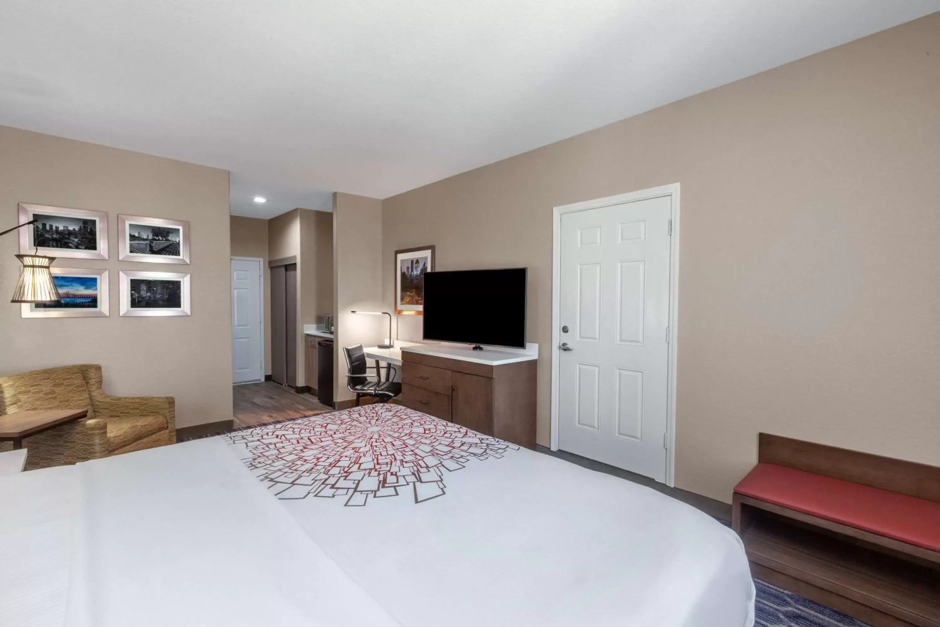 Bed in La Quinta by Wyndham Houston Channelview