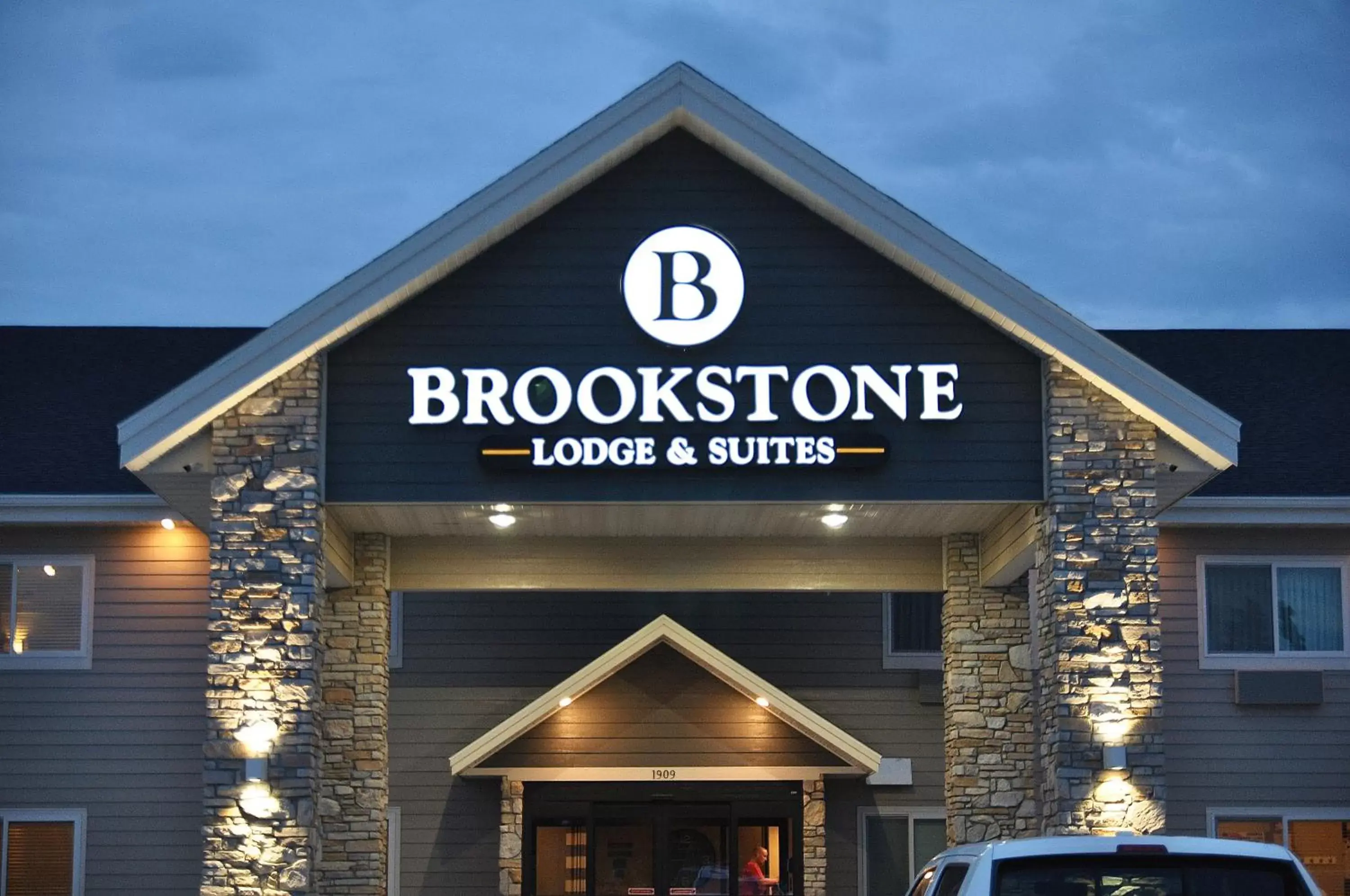 Facade/Entrance in Brookstone Lodge & Suites