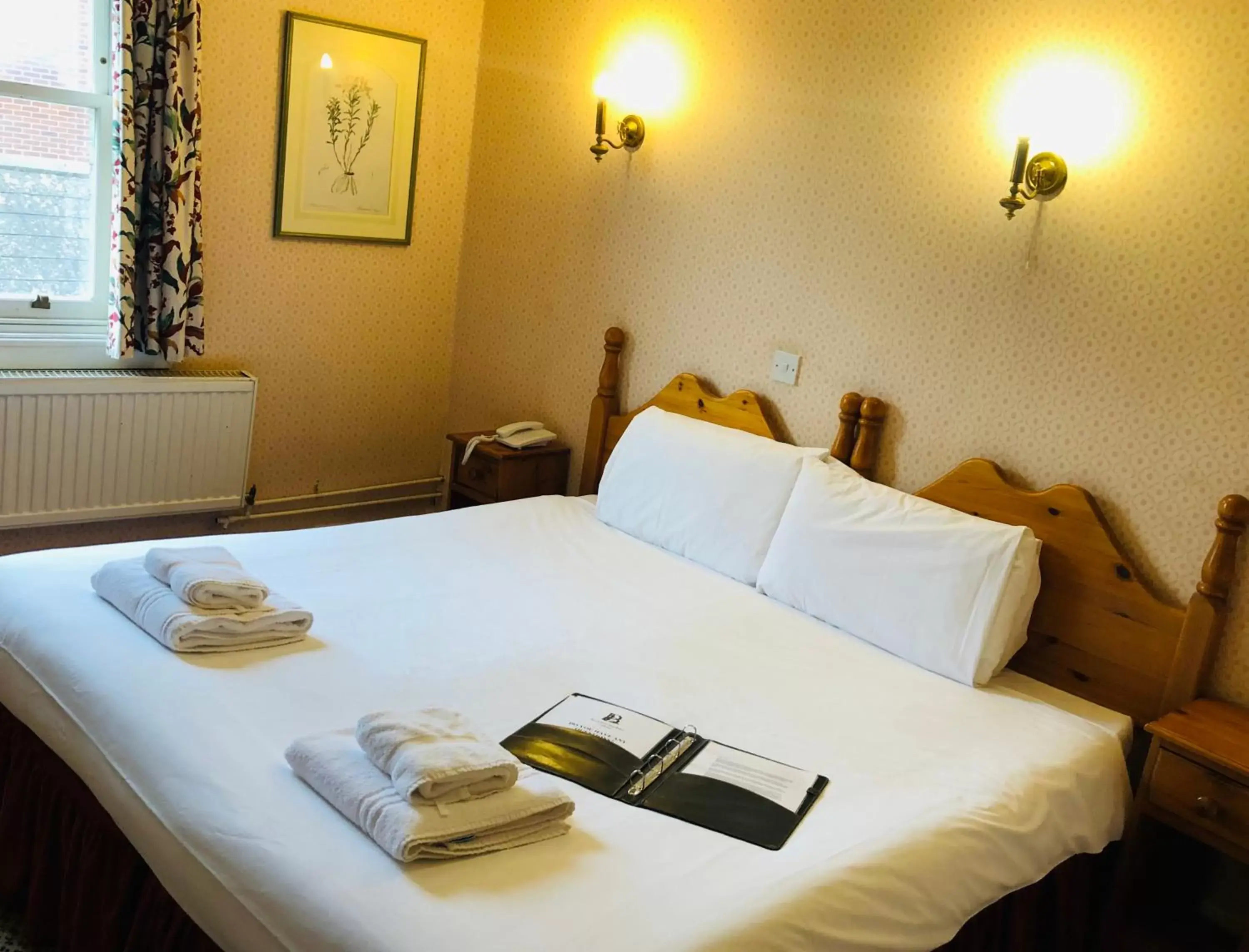 Bed in Brook Red Lion Hotel Bed in Brook Red Lion Hotel